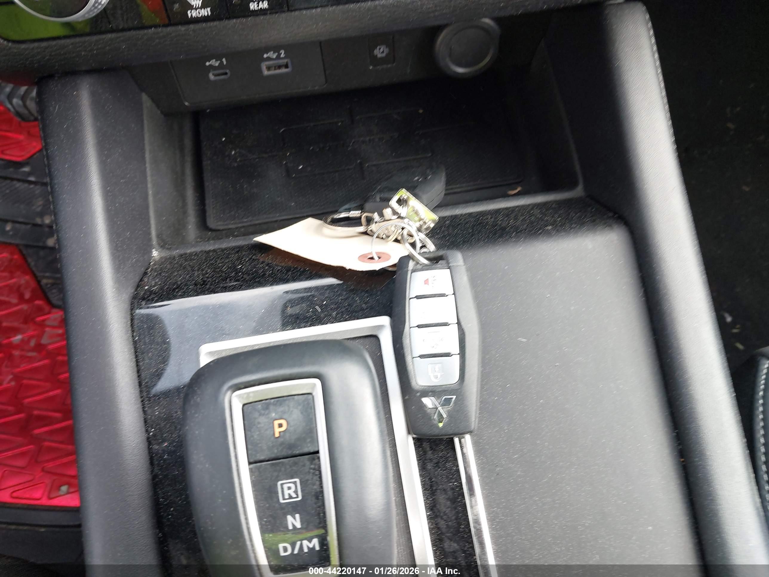 MITSUBISHI OUTLANDER image 11