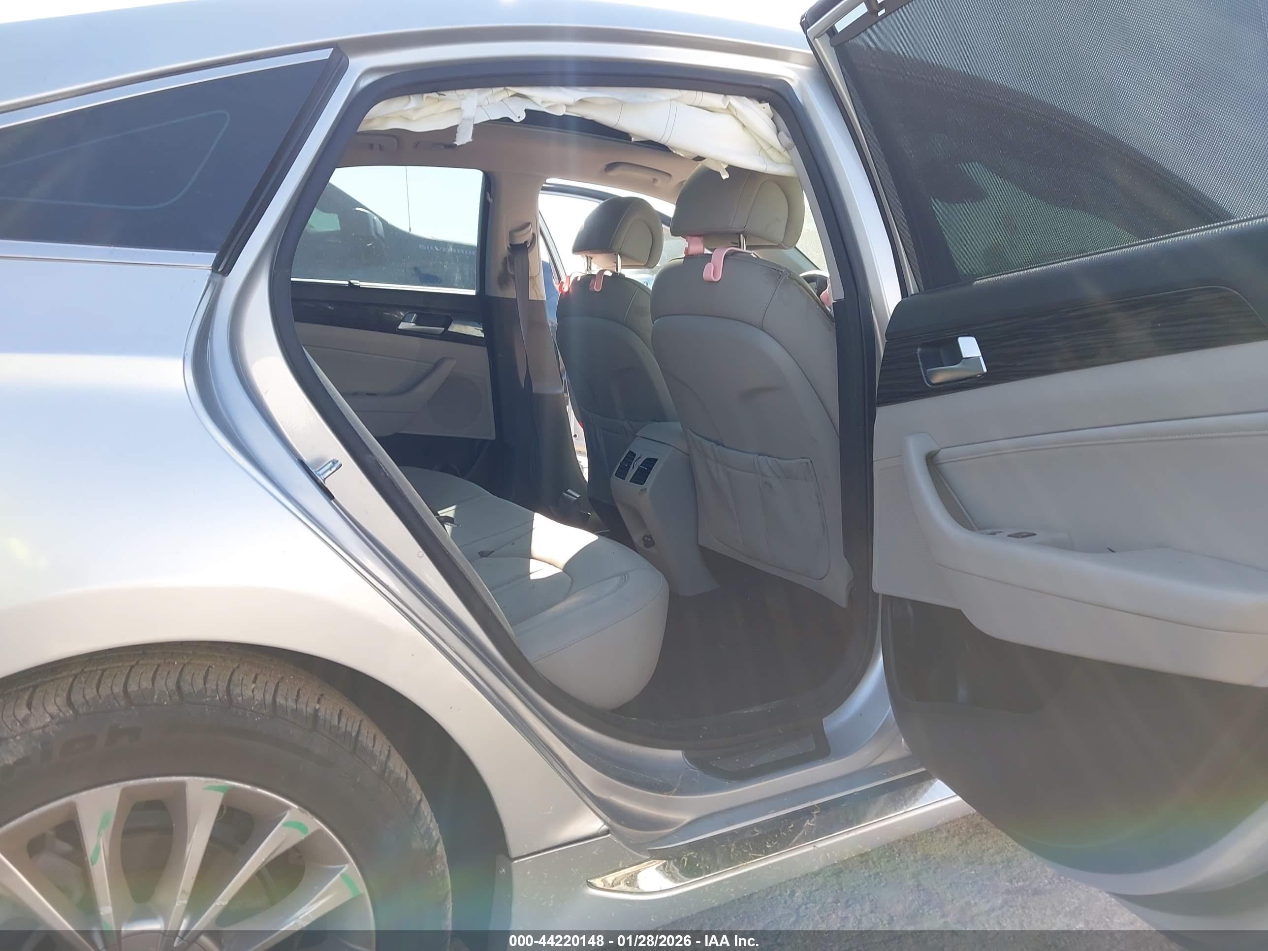 HYUNDAI SONATA image 8