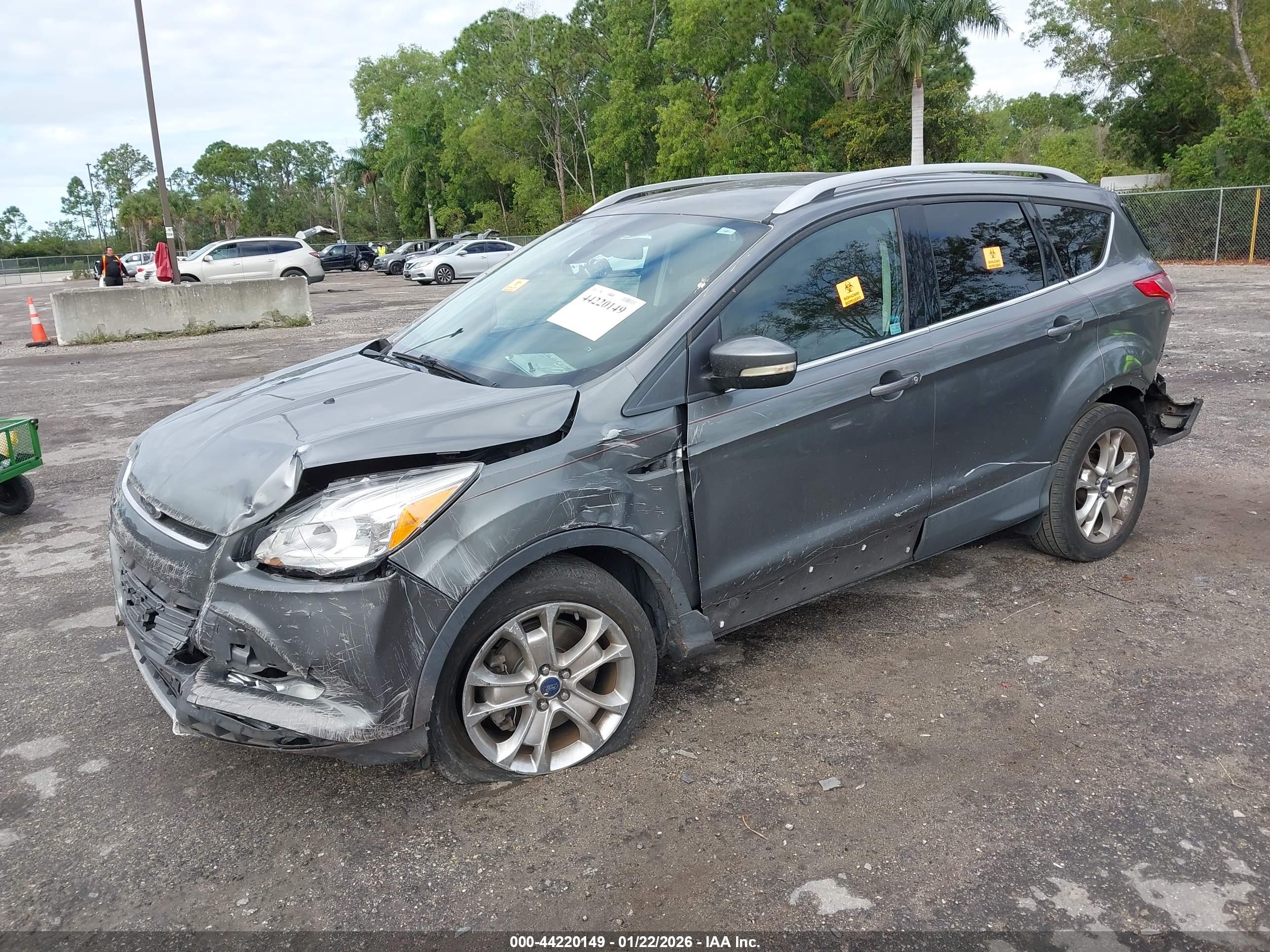 FORD ESCAPE image 2