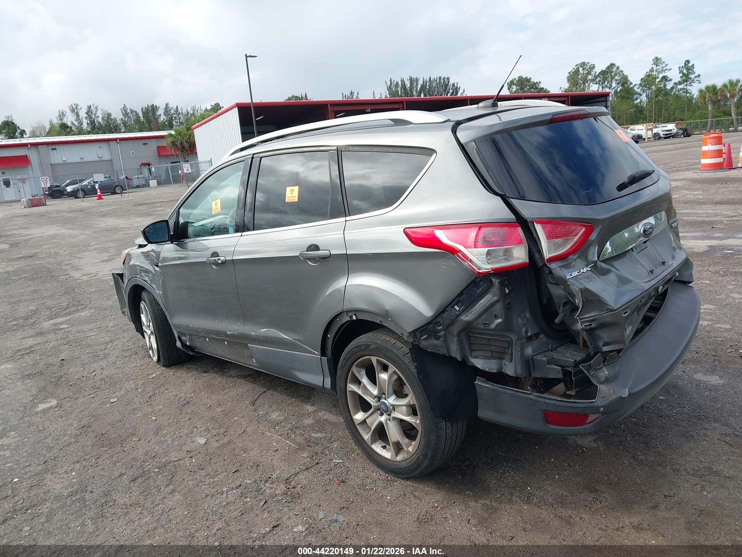 FORD ESCAPE image 3