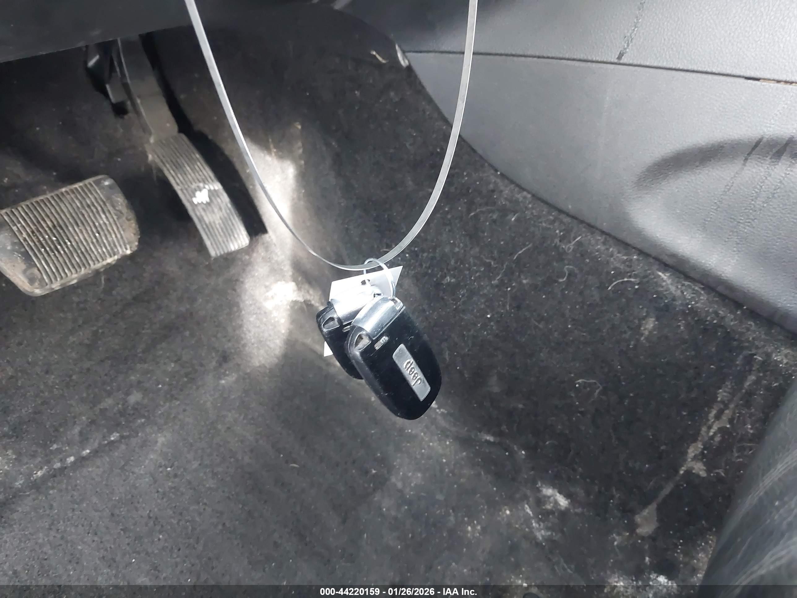 JEEP GRAND image 11