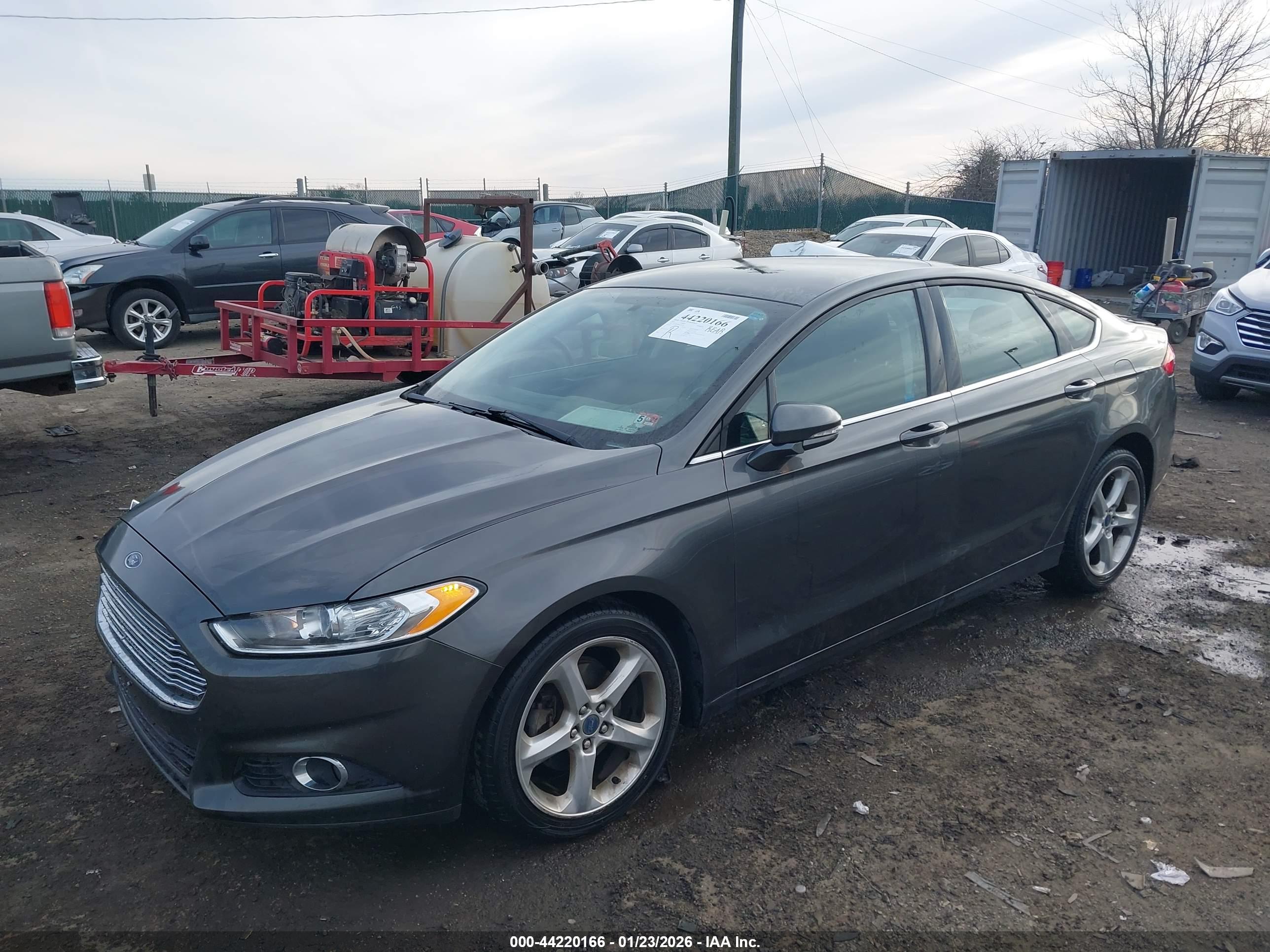 FORD FUSION image 2