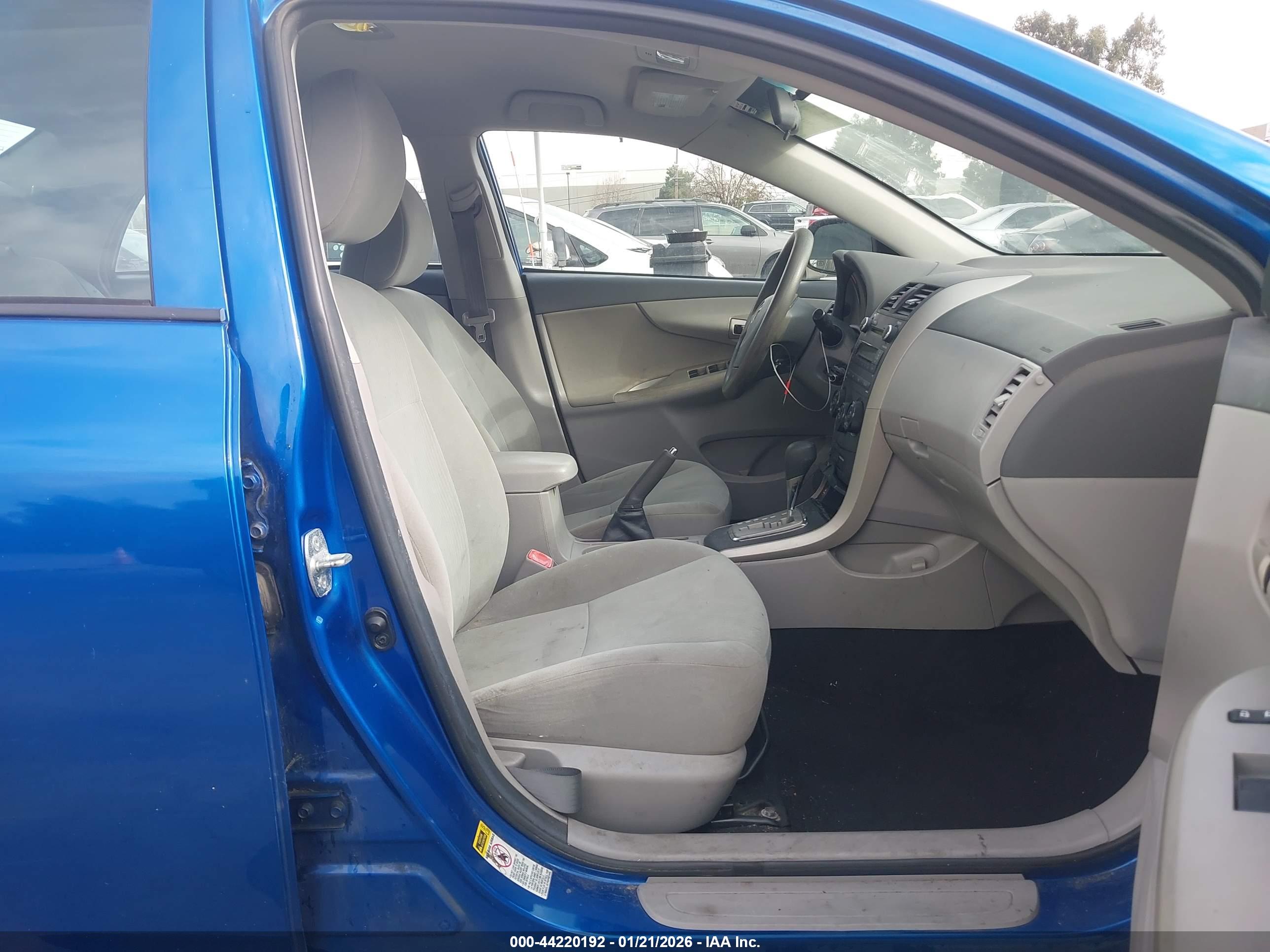 TOYOTA COROLLA image 5