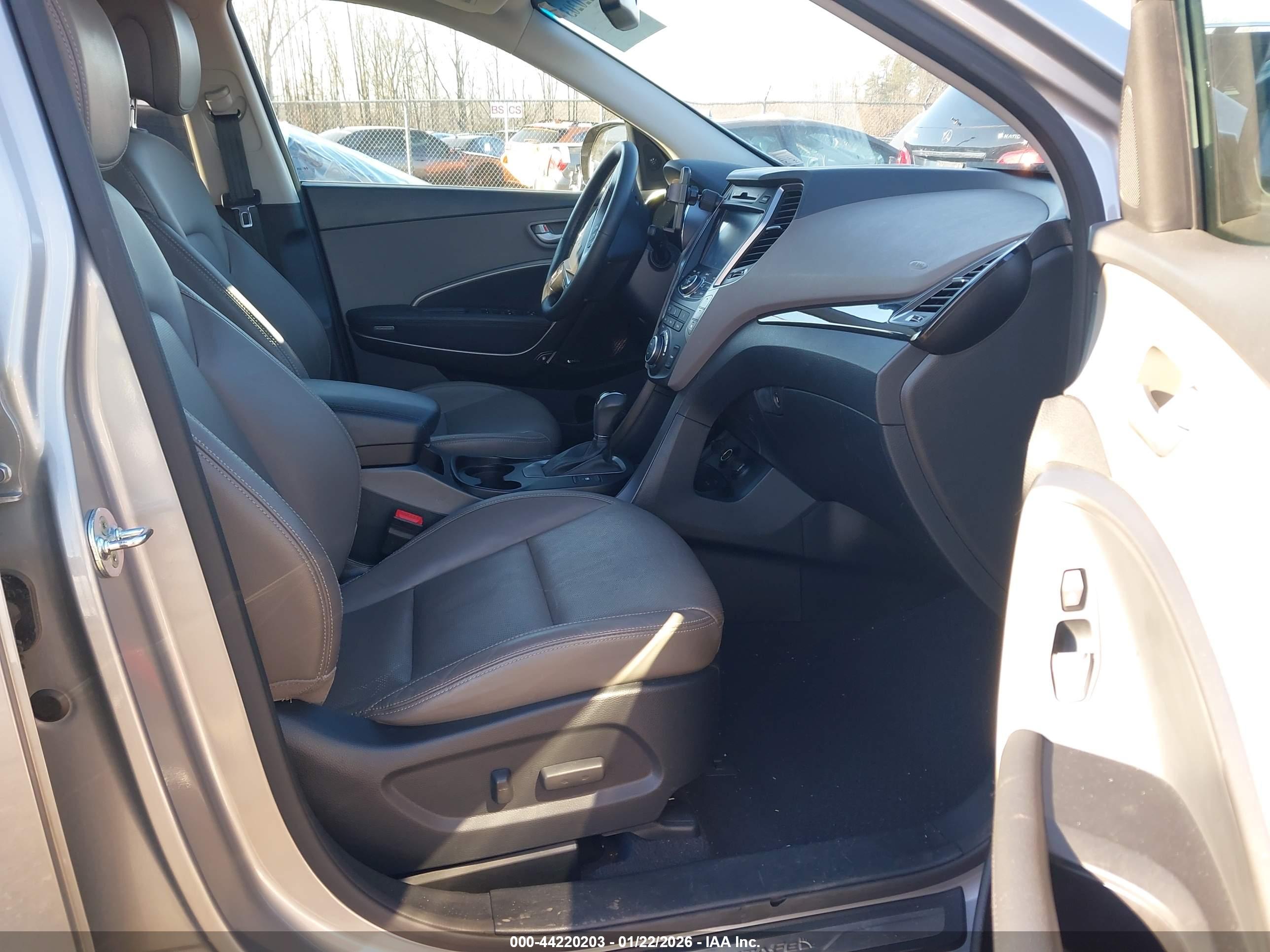 HYUNDAI SANTA image 5