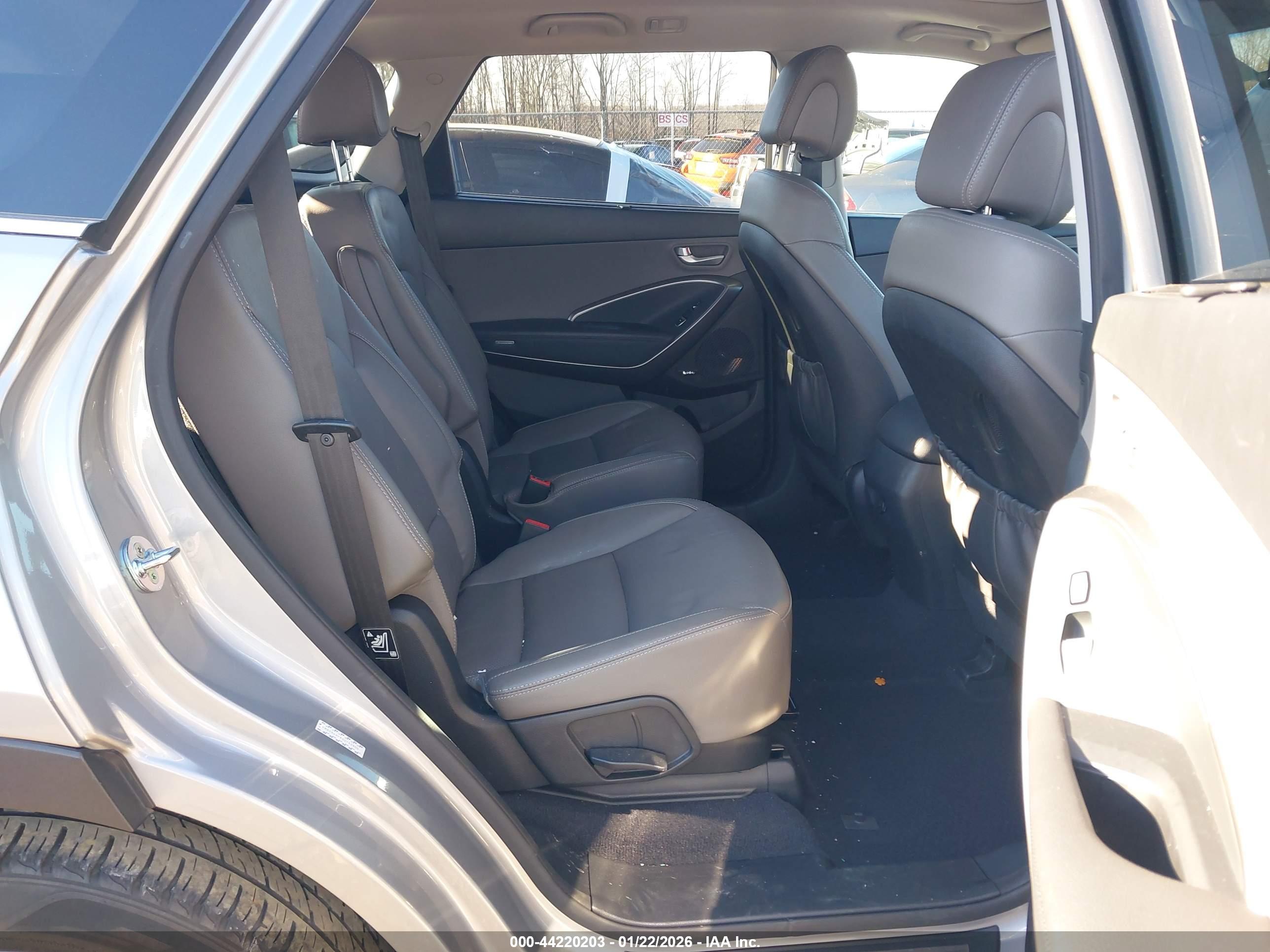 HYUNDAI SANTA image 8