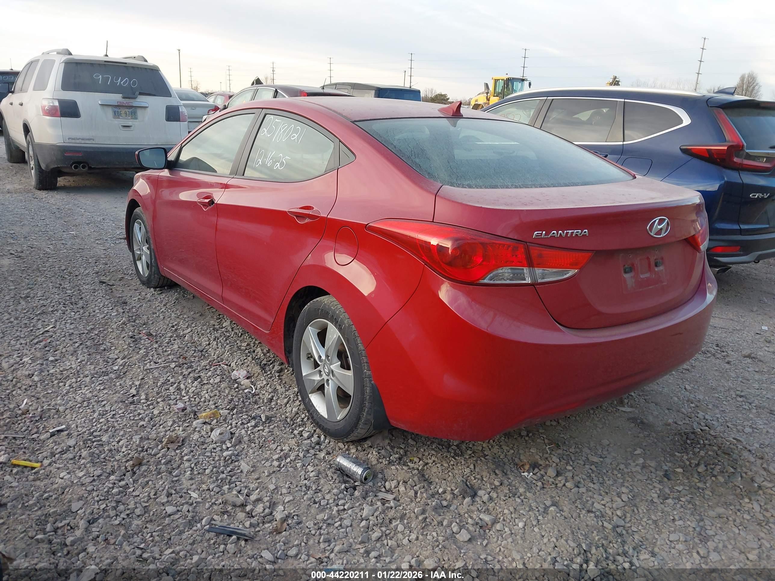 HYUNDAI ELANTRA image 3