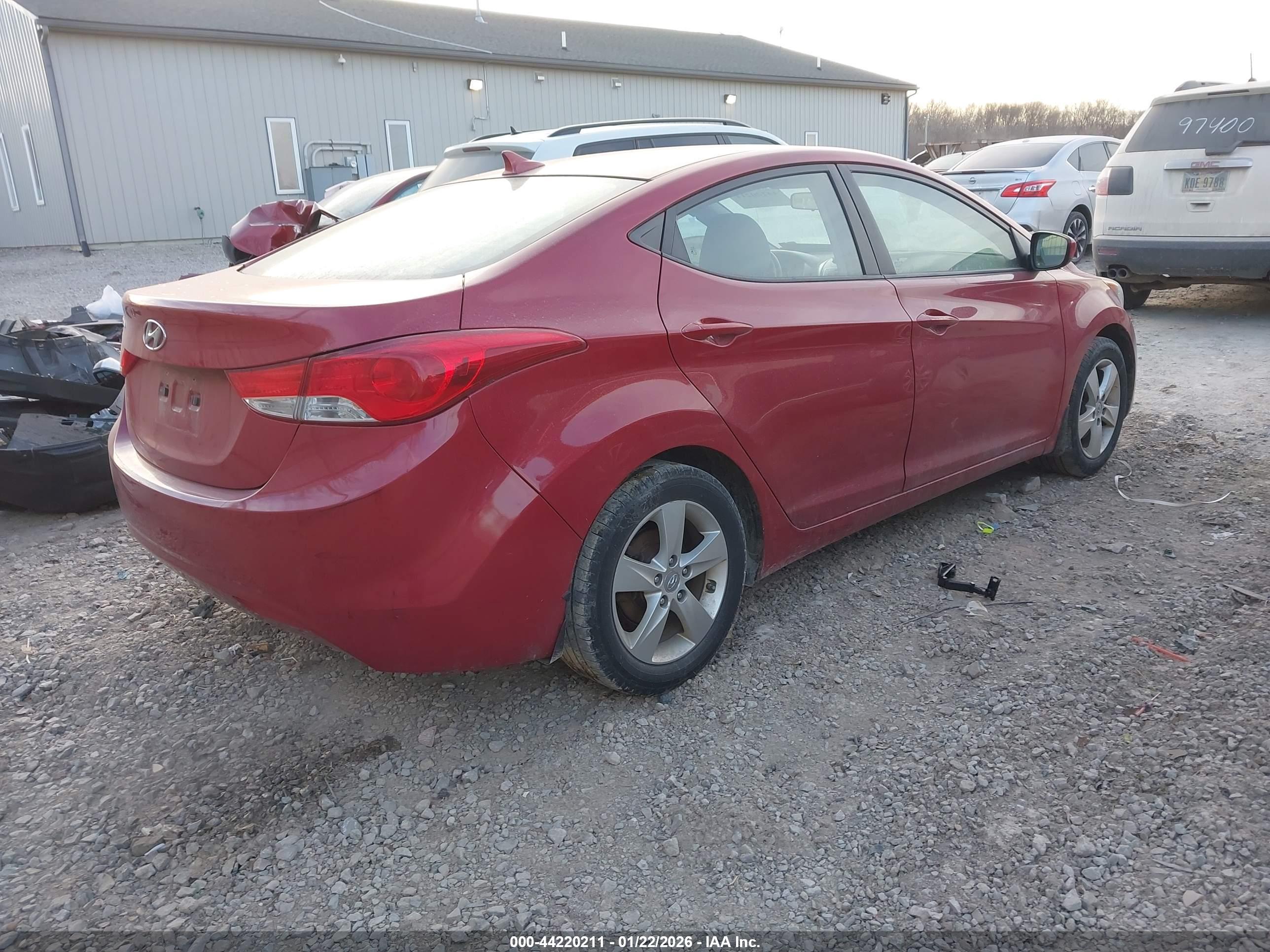 HYUNDAI ELANTRA image 4