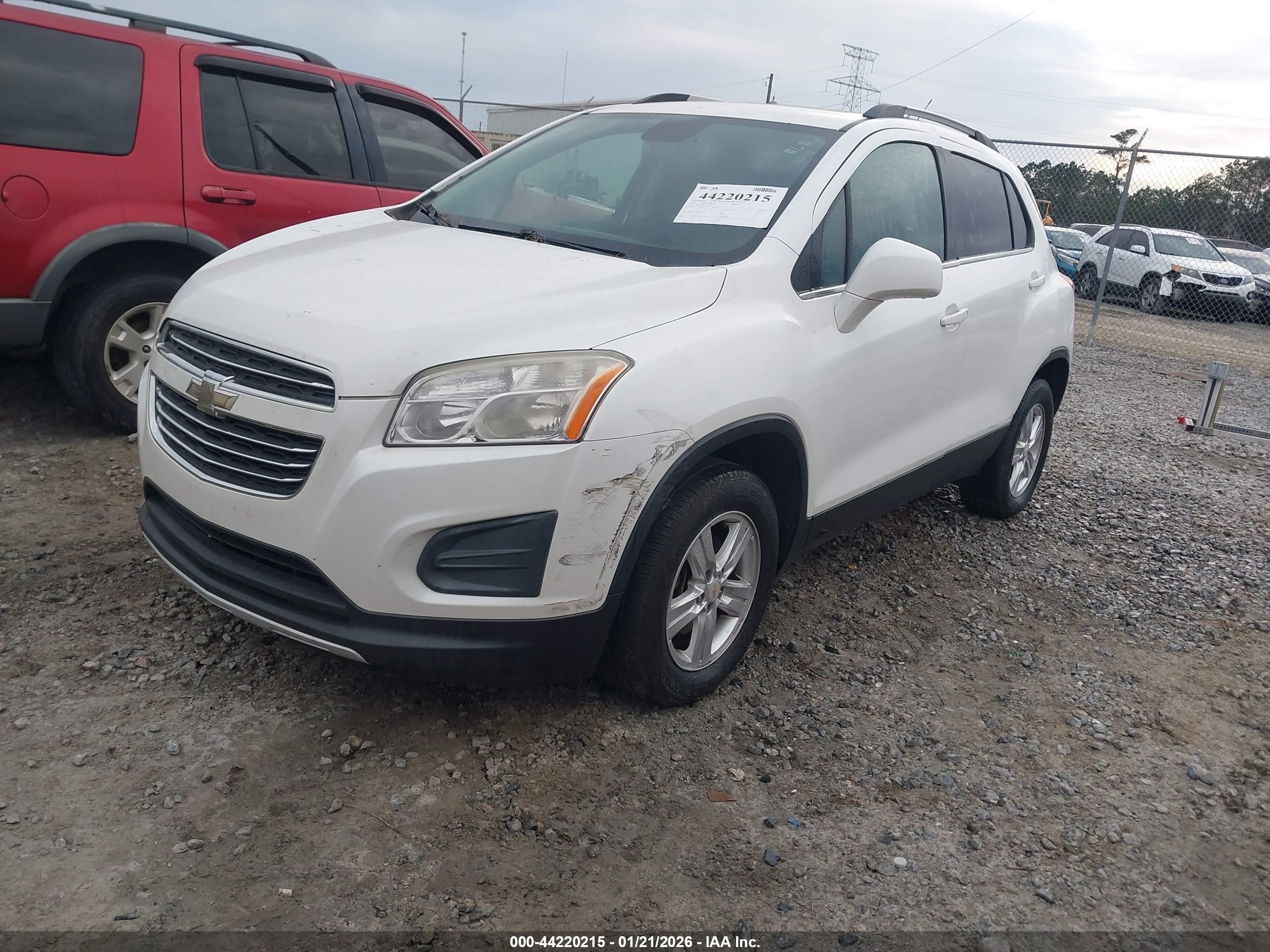 CHEVROLET TRAX image 2
