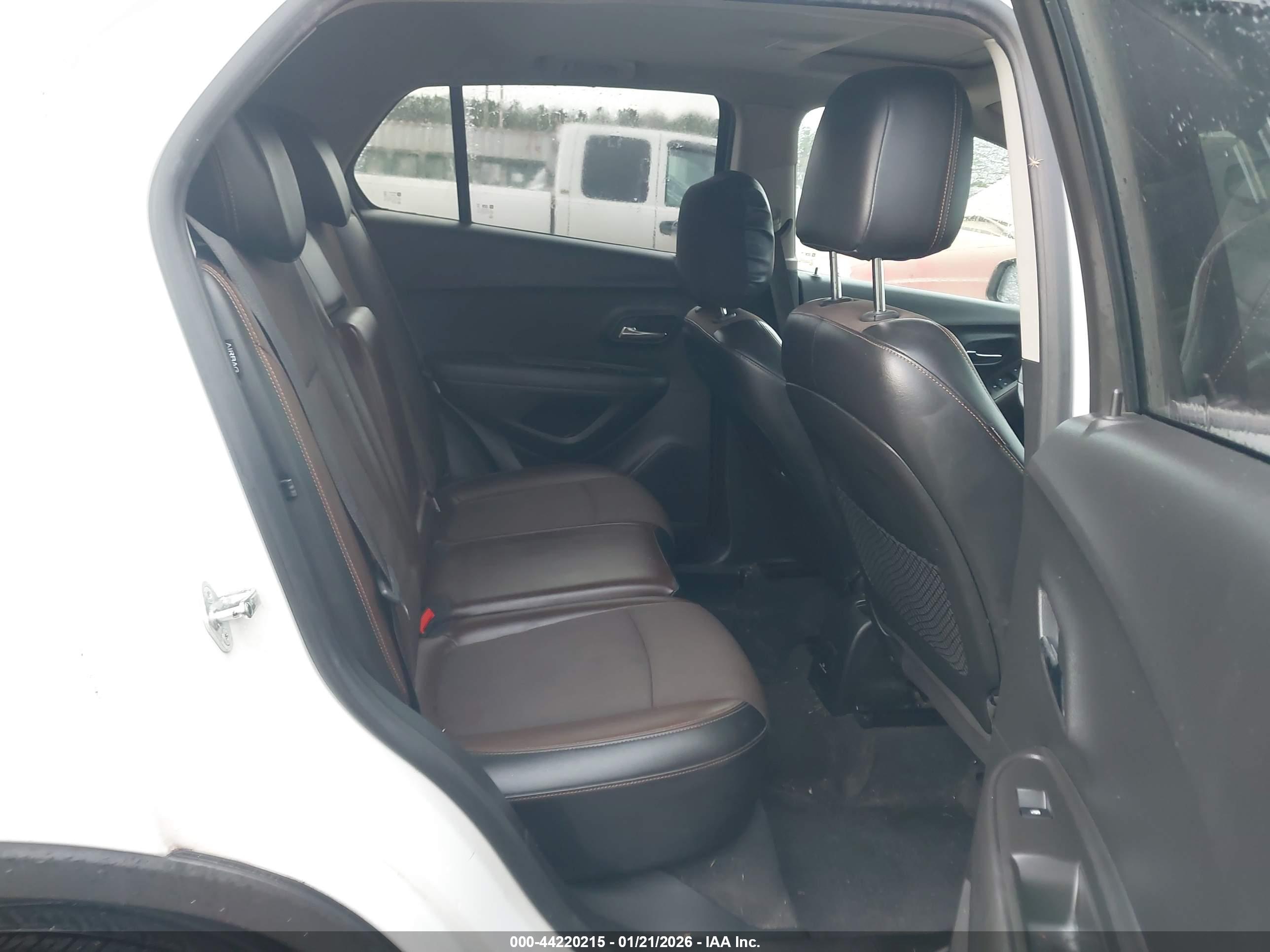 CHEVROLET TRAX image 8