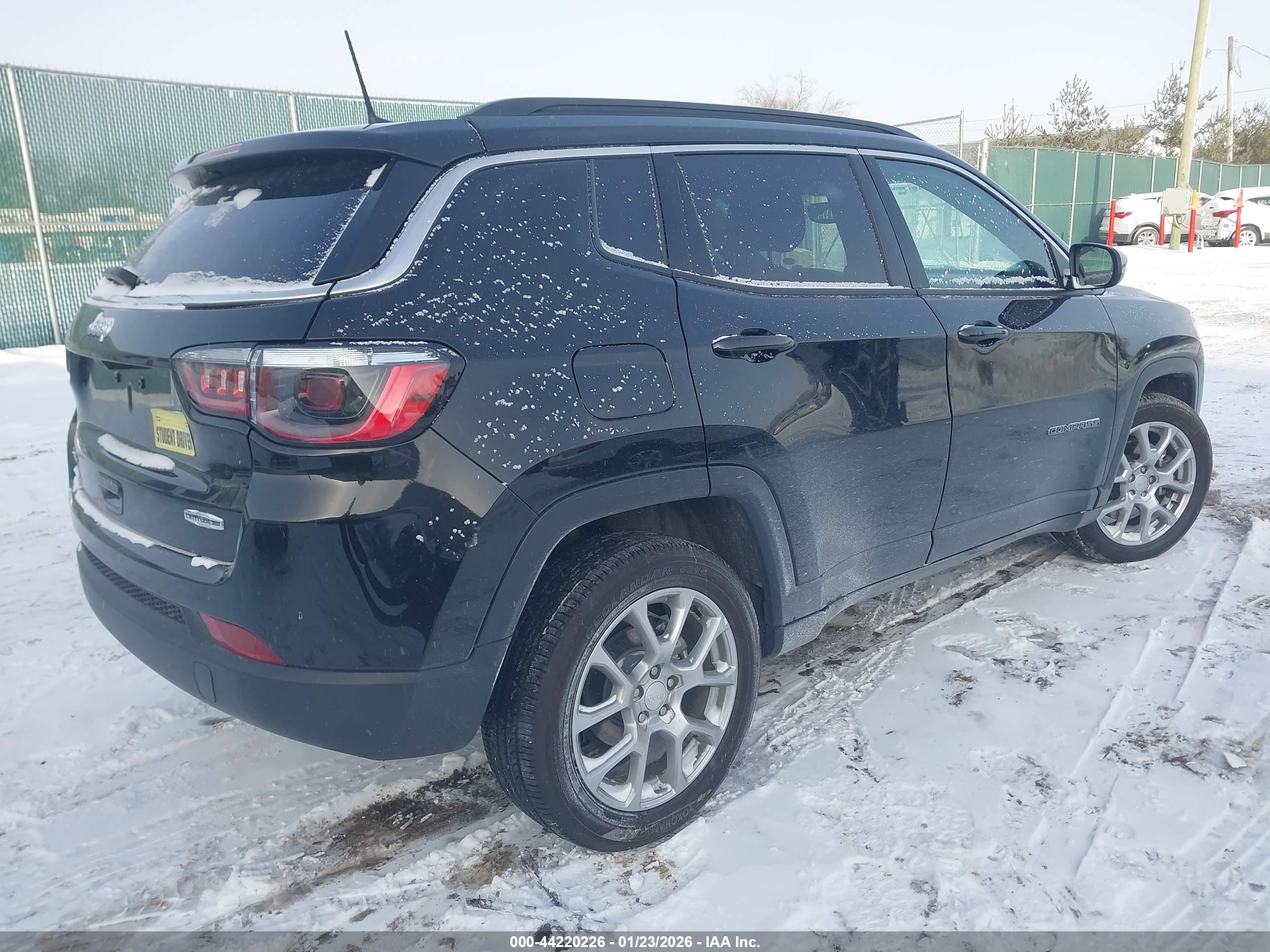 JEEP COMPASS image 4