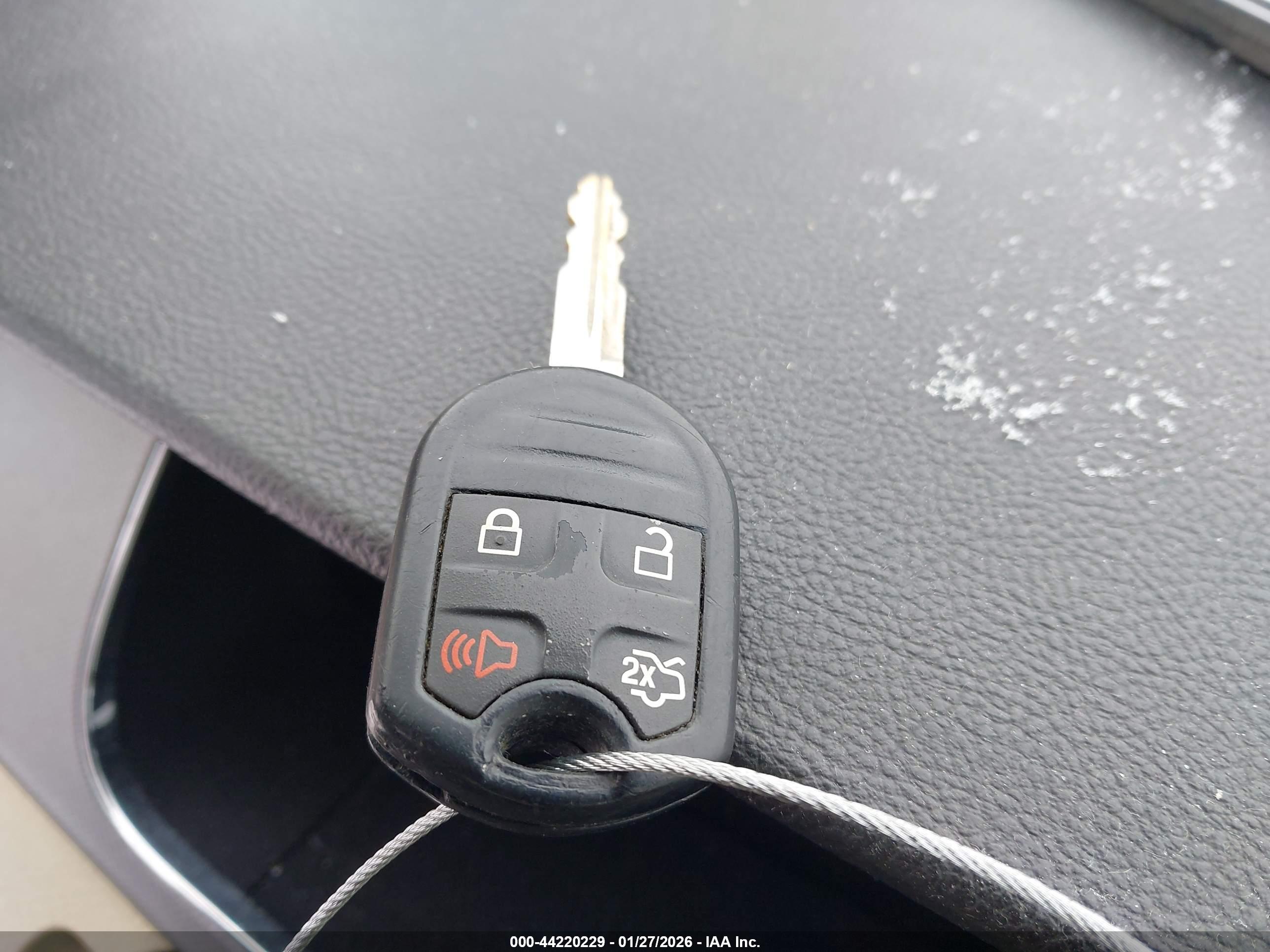 FORD TAURUS image 11