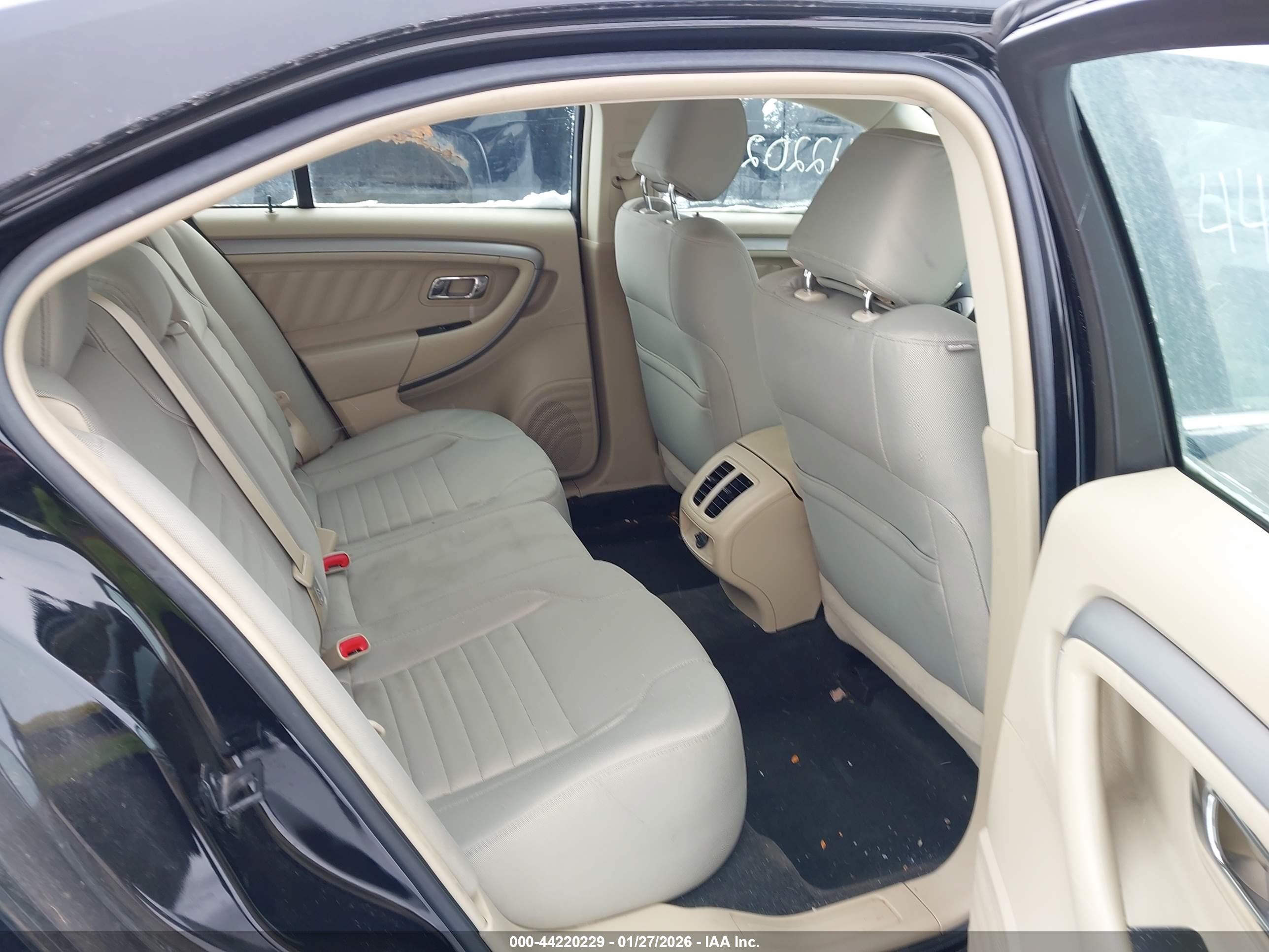 FORD TAURUS image 8