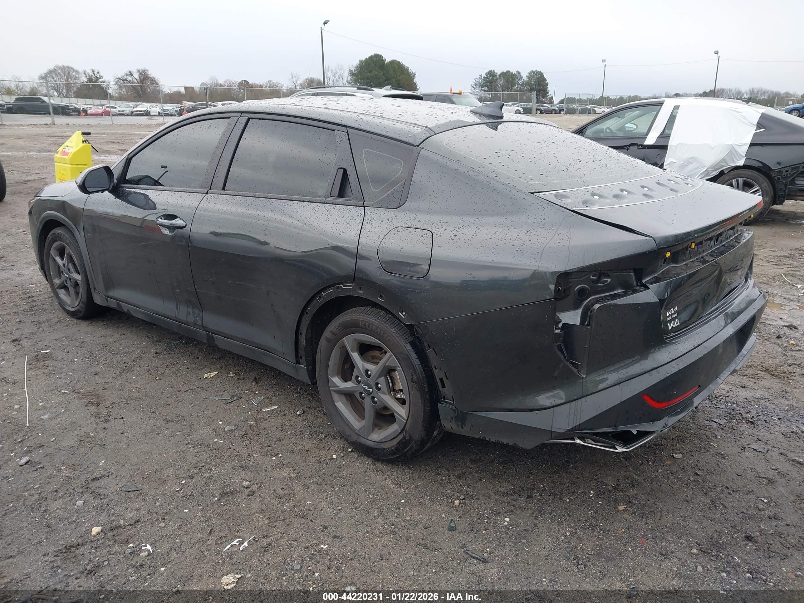 KIA K4 image 3