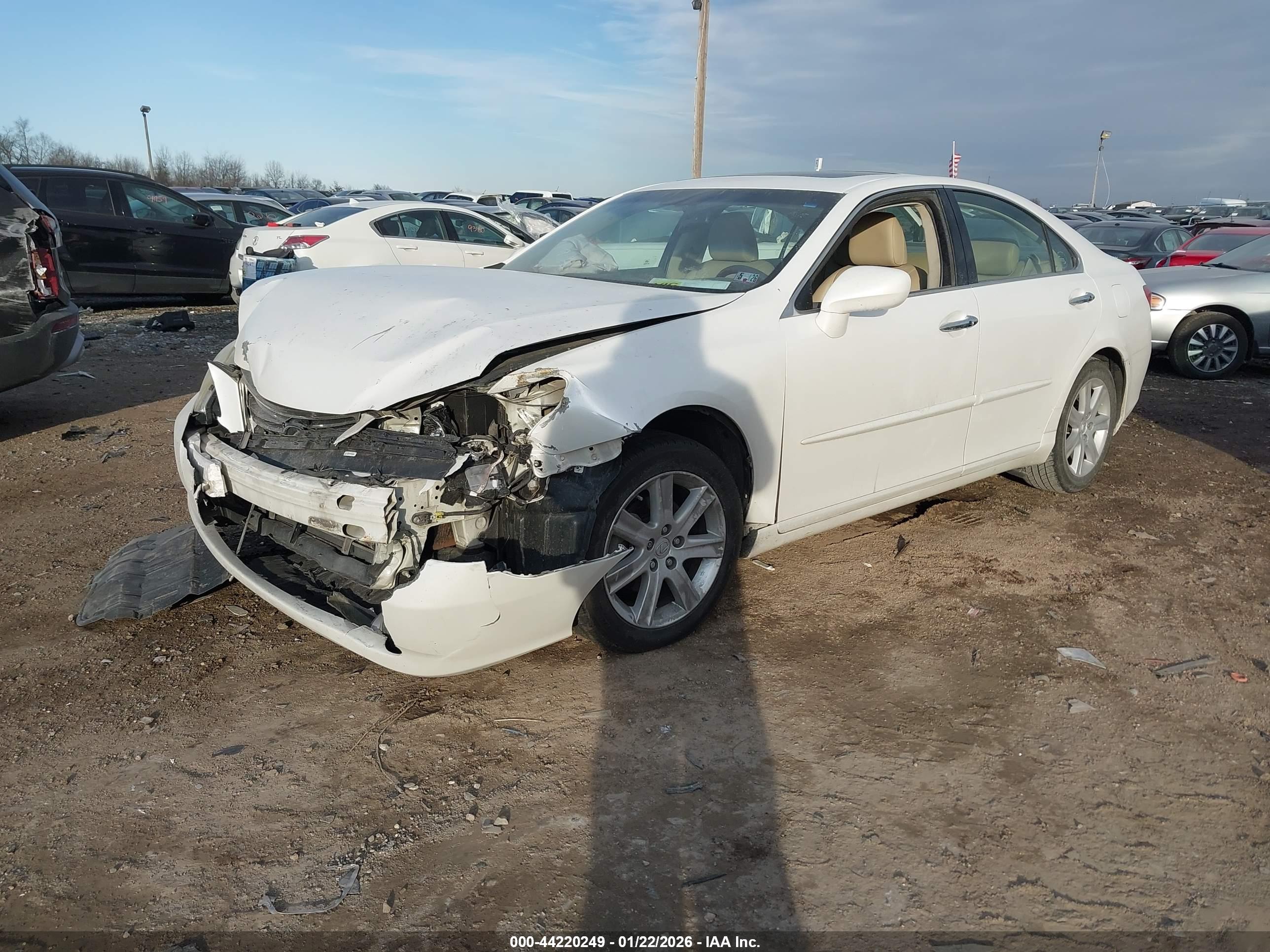LEXUS ES image 2