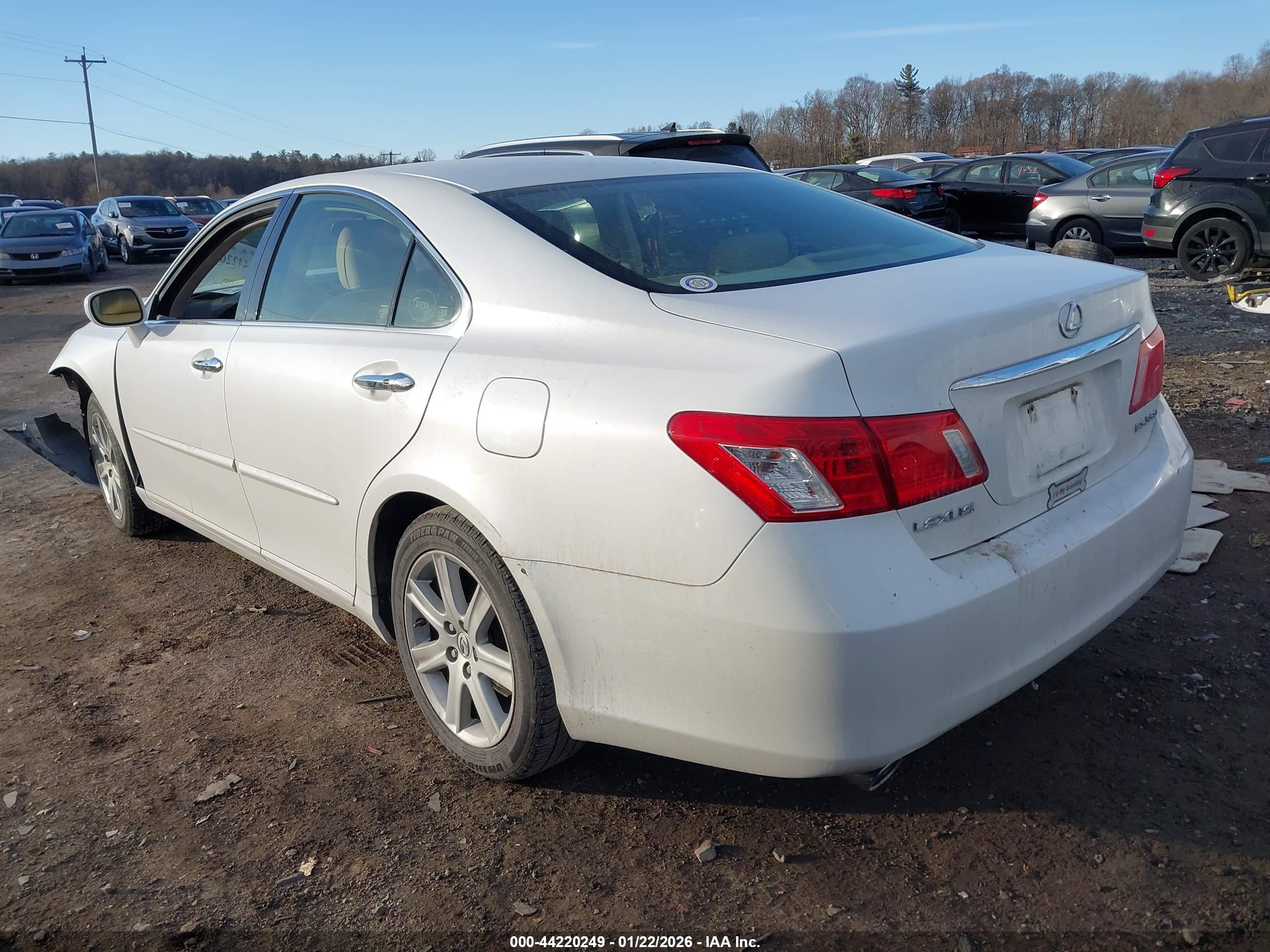 LEXUS ES image 3