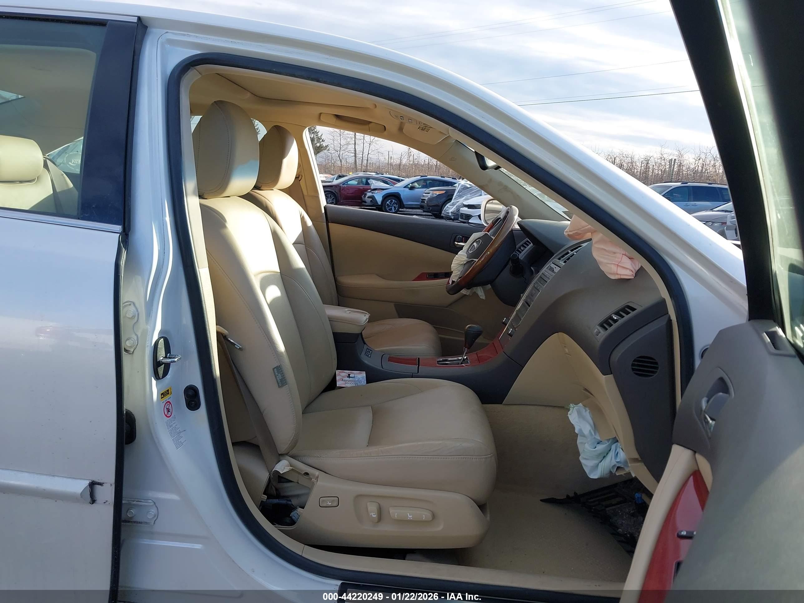 LEXUS ES image 5