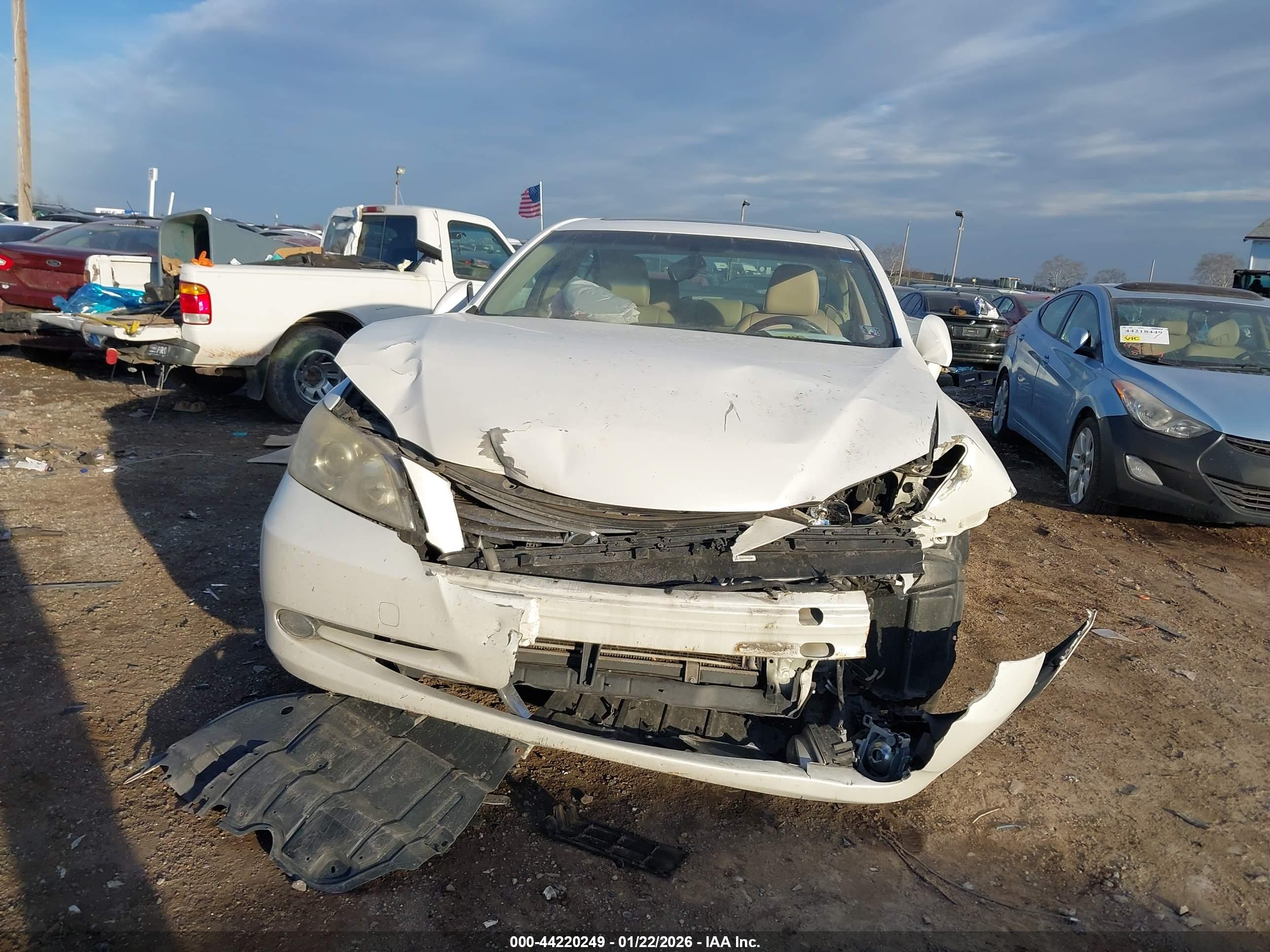 LEXUS ES image 6