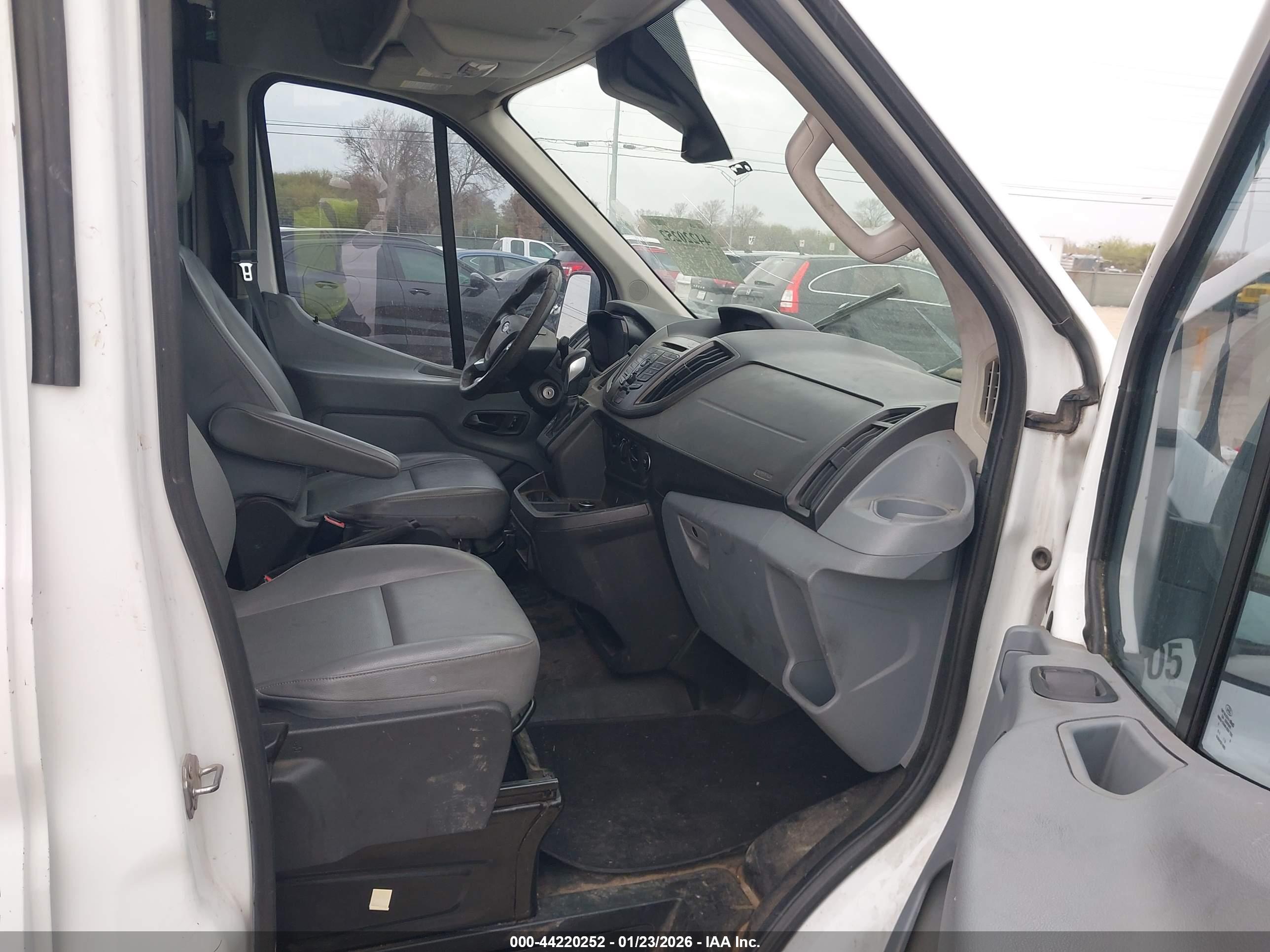 FORD TRANSIT-350 image 5