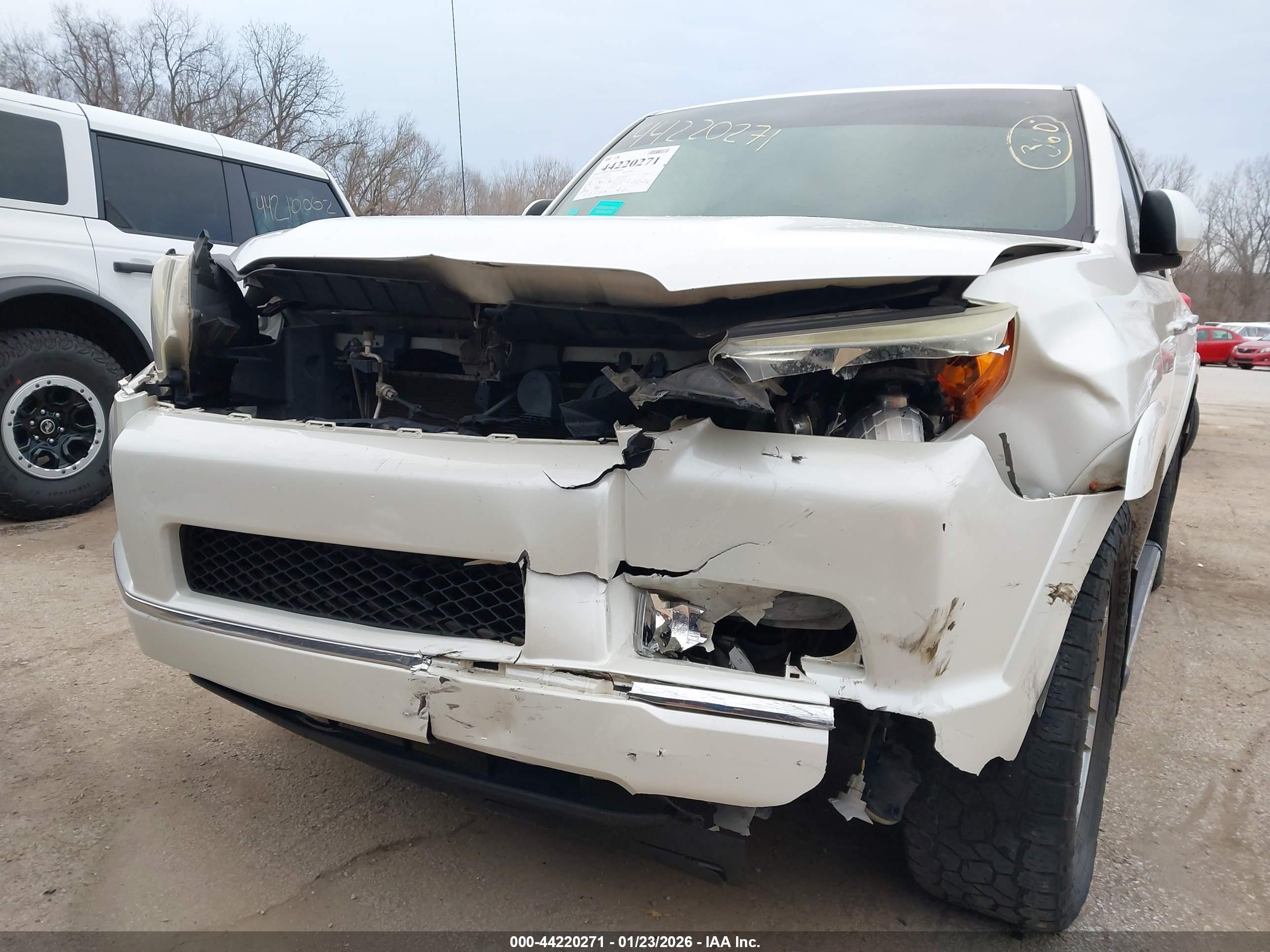 TOYOTA 4RUNNER image 6