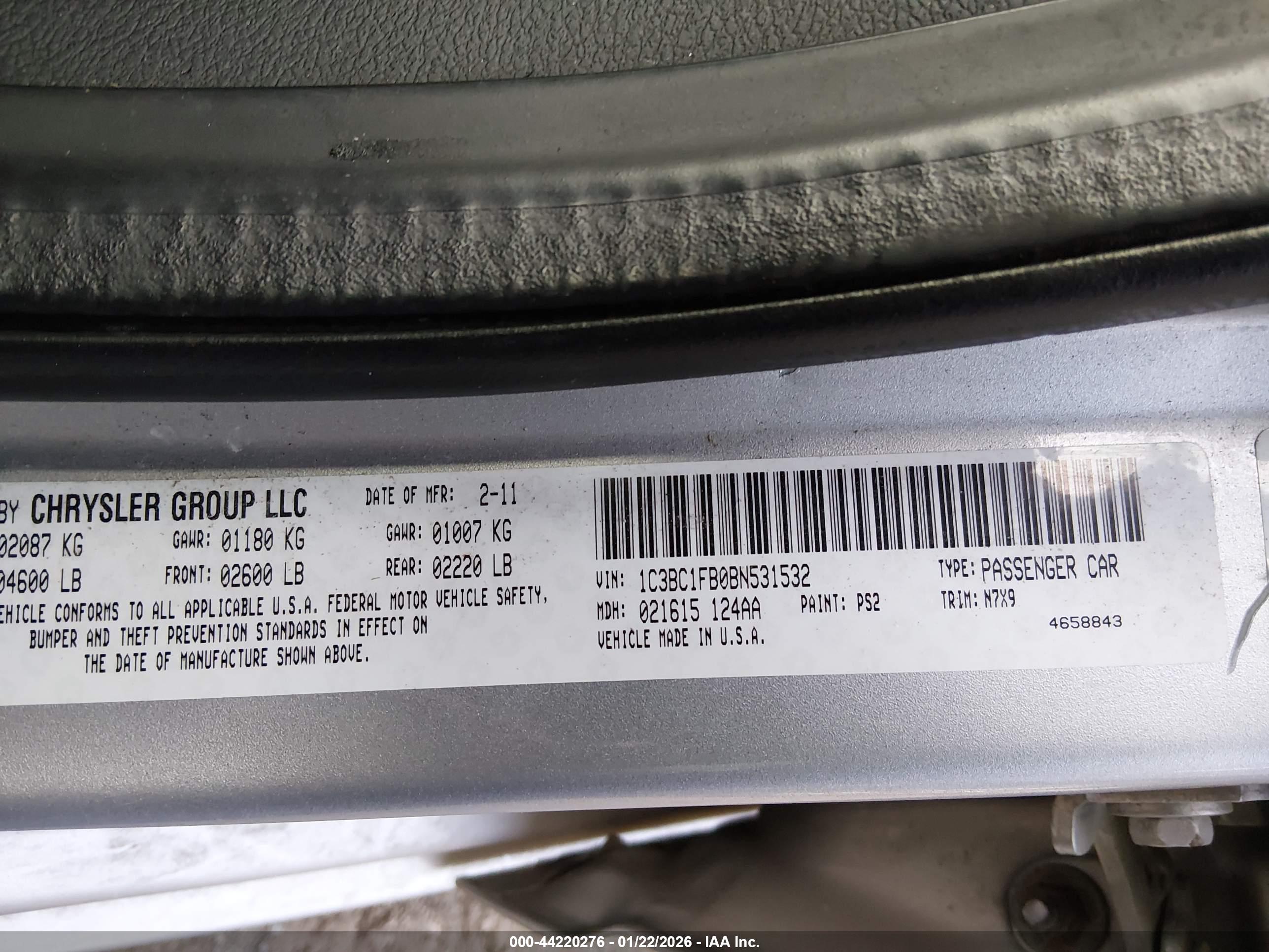 CHRYSLER 200 image 9