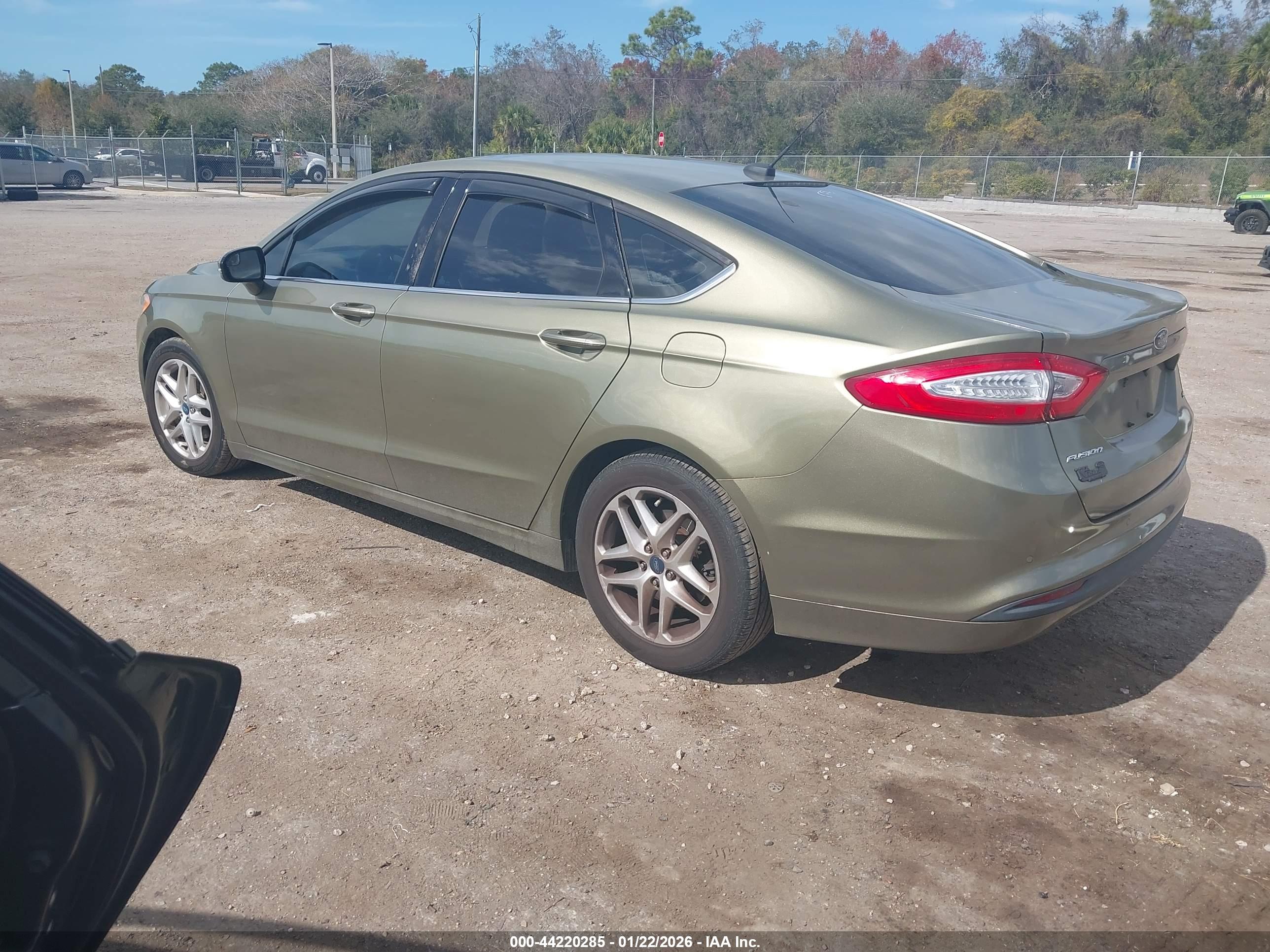 FORD FUSION image 3