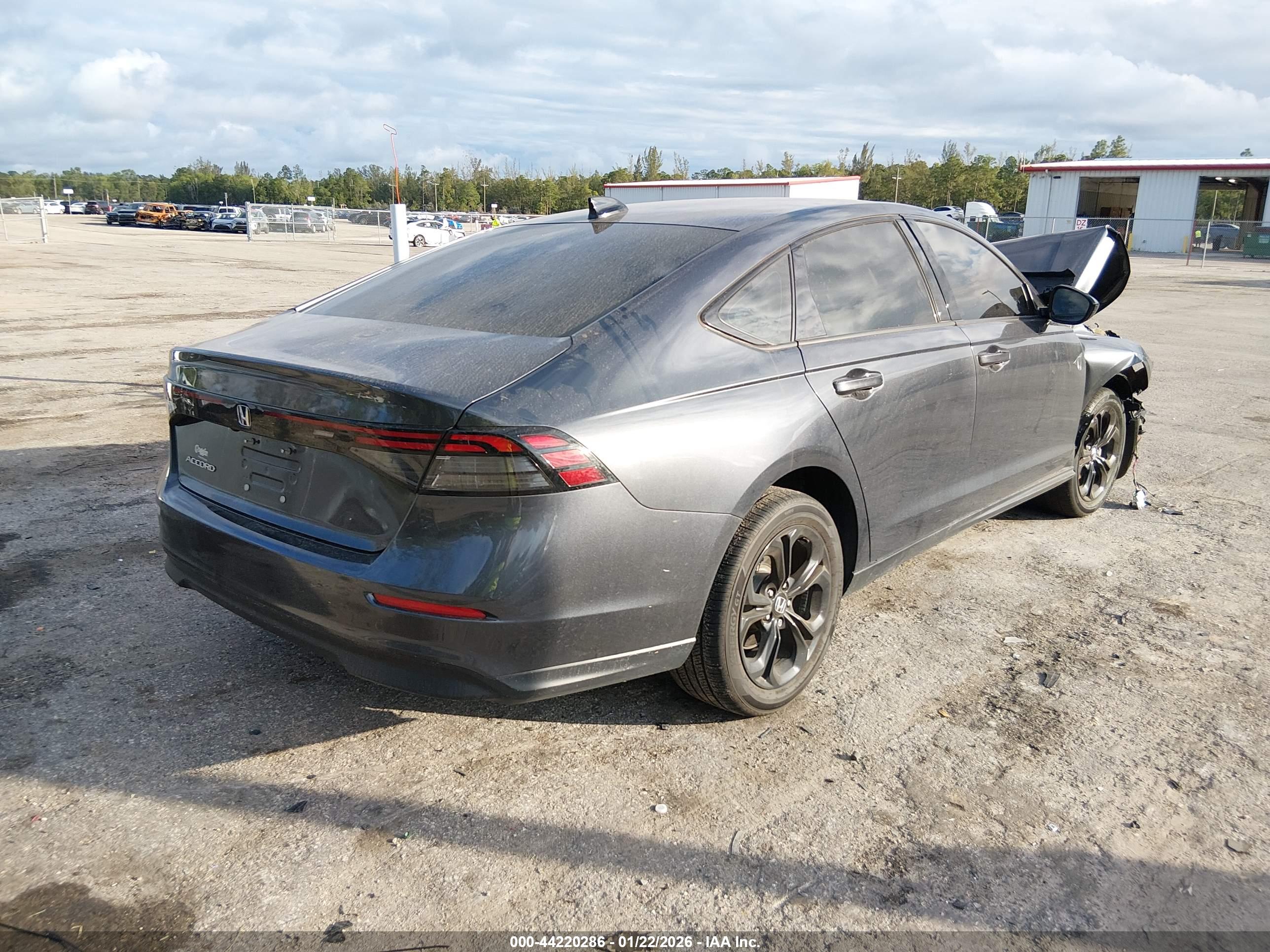 HONDA ACCORD image 4