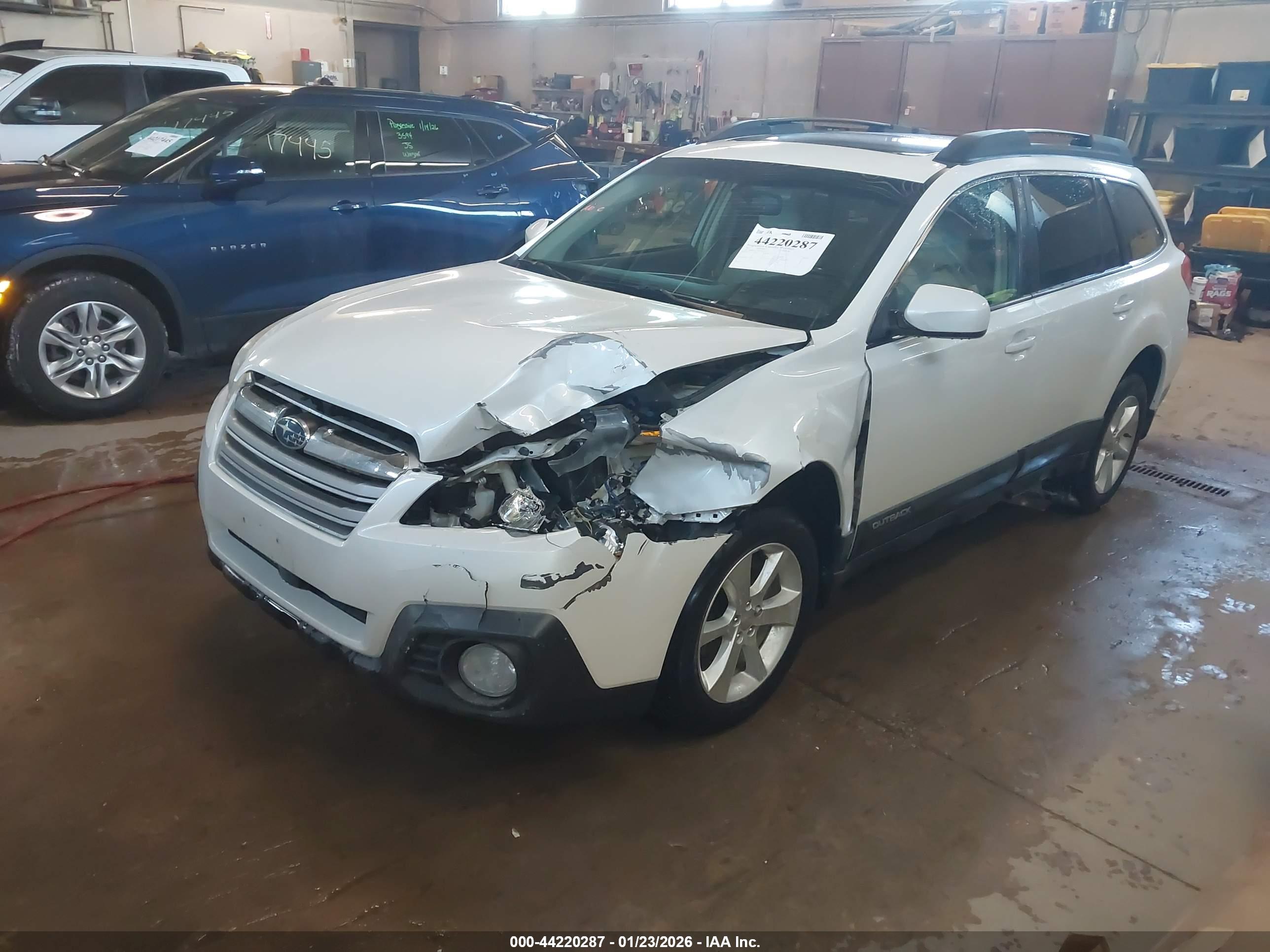 SUBARU OUTBACK image 2