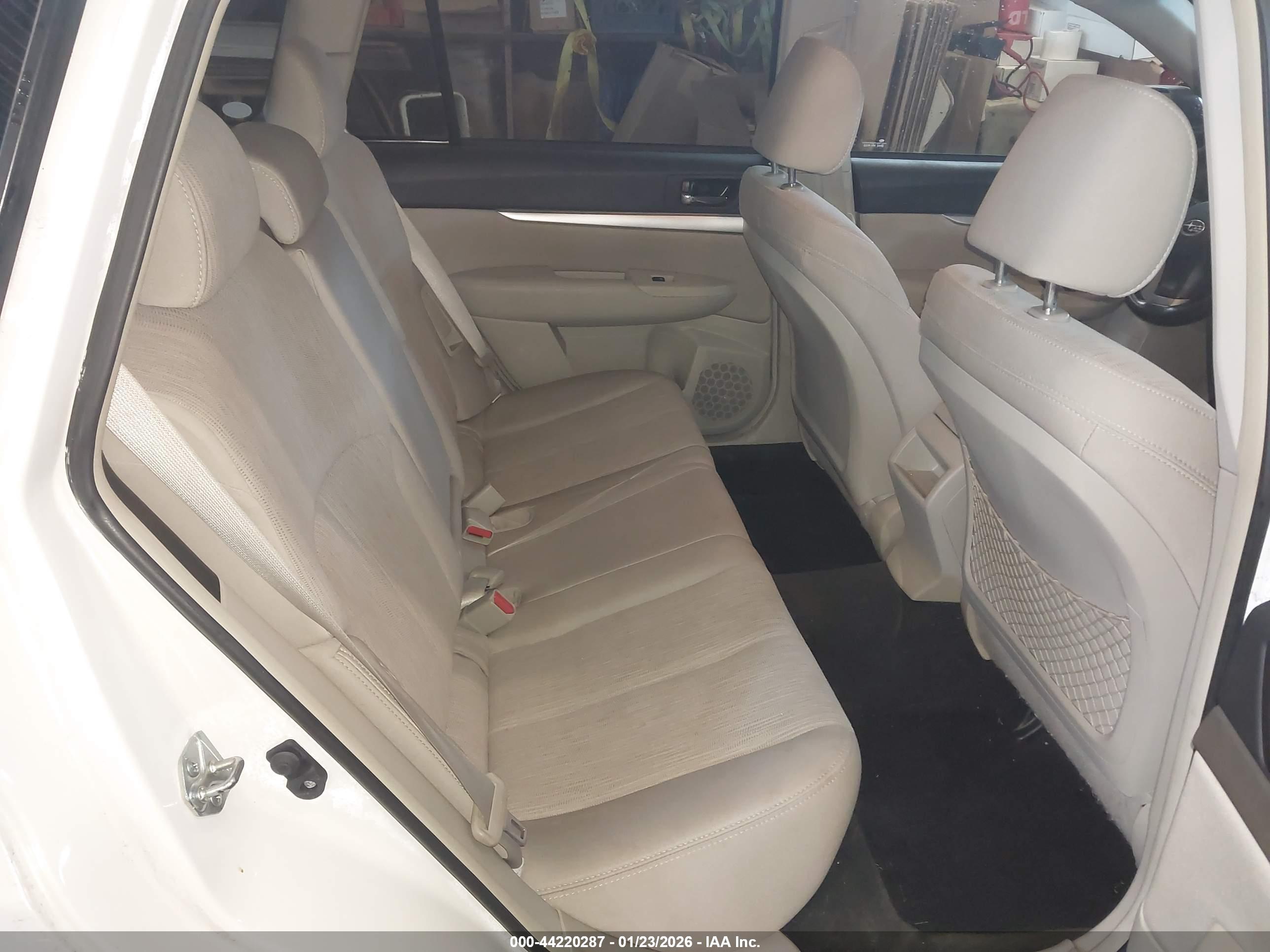 SUBARU OUTBACK image 8