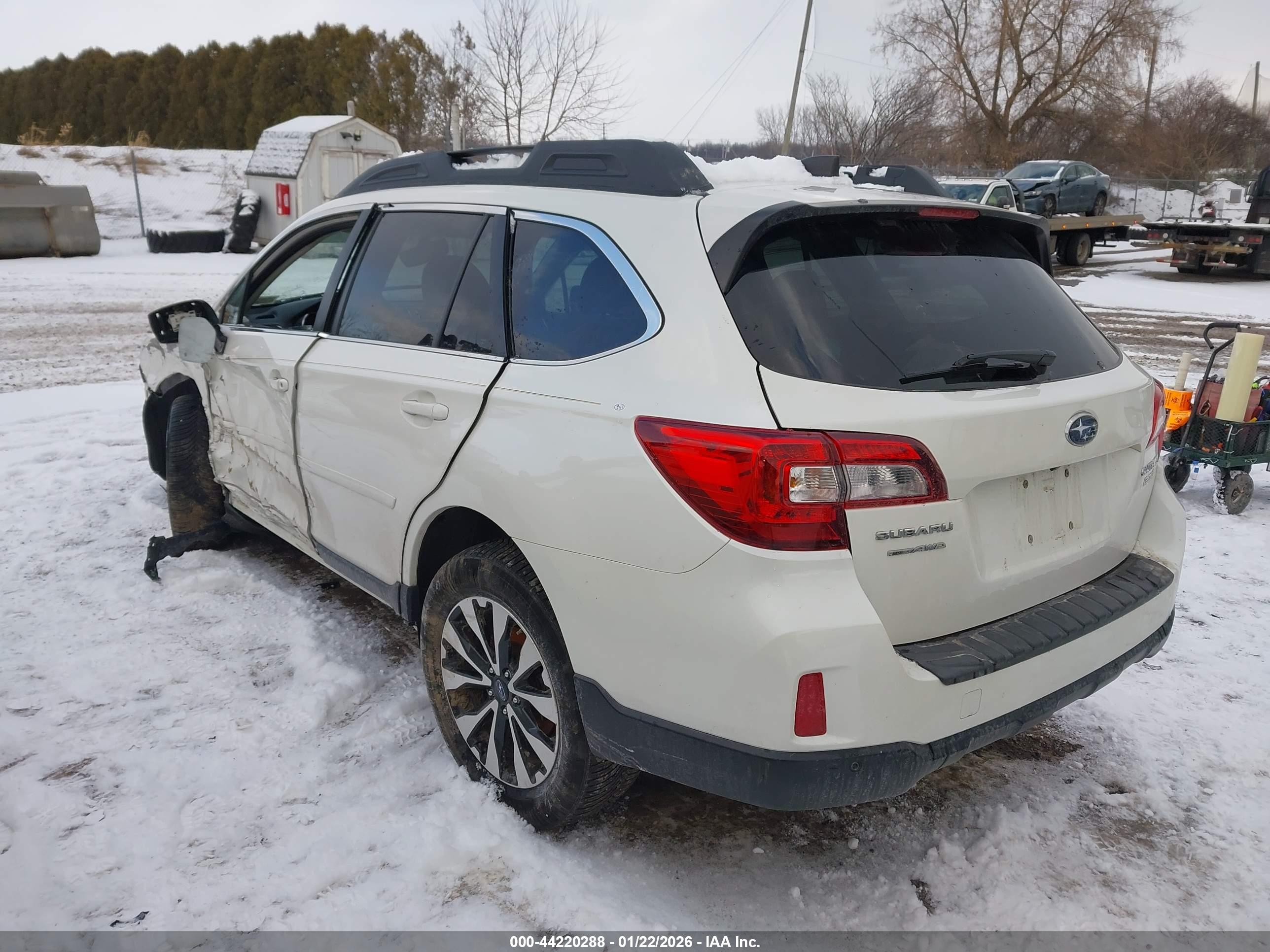 SUBARU OUTBACK image 3