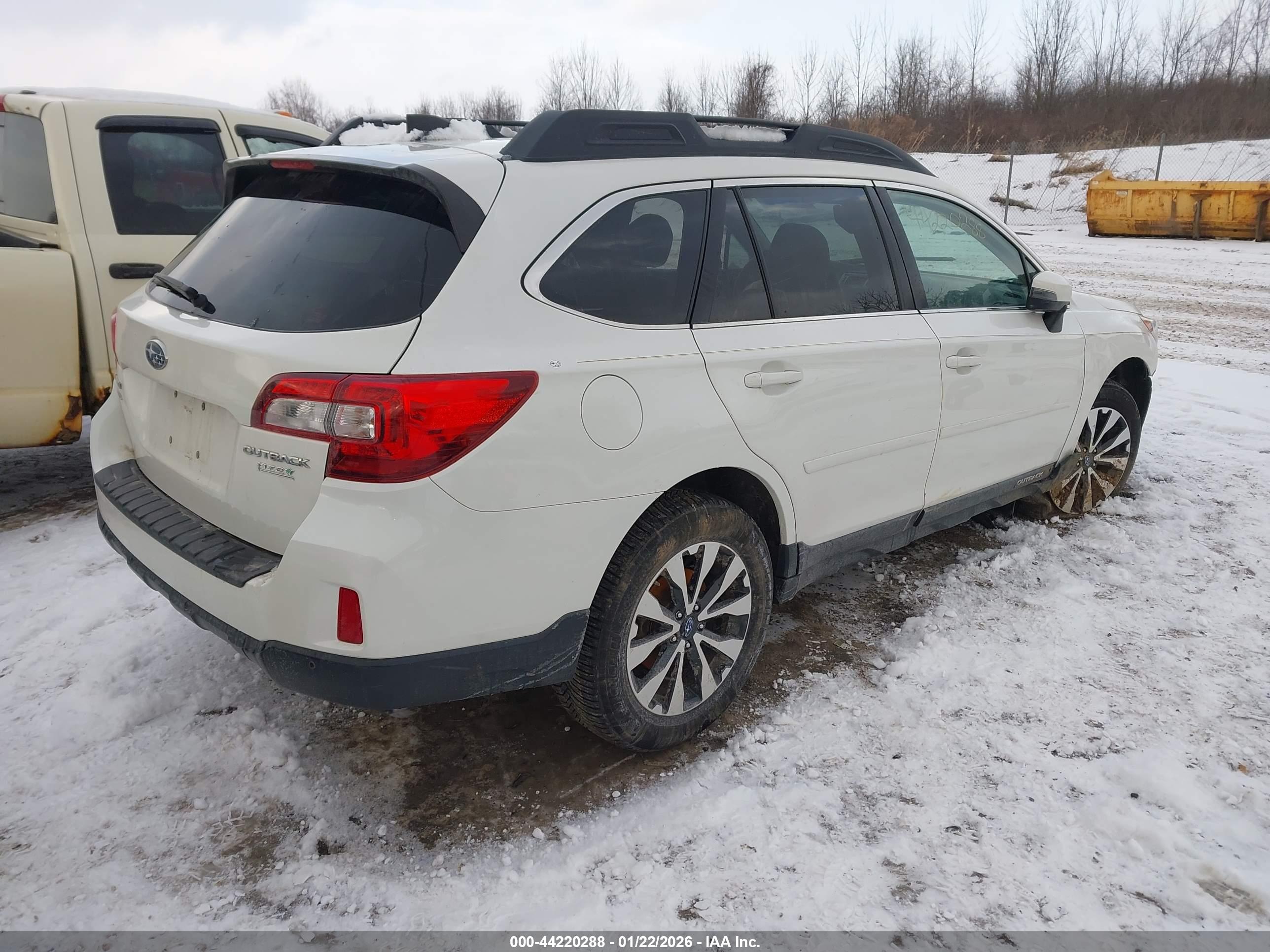 SUBARU OUTBACK image 4
