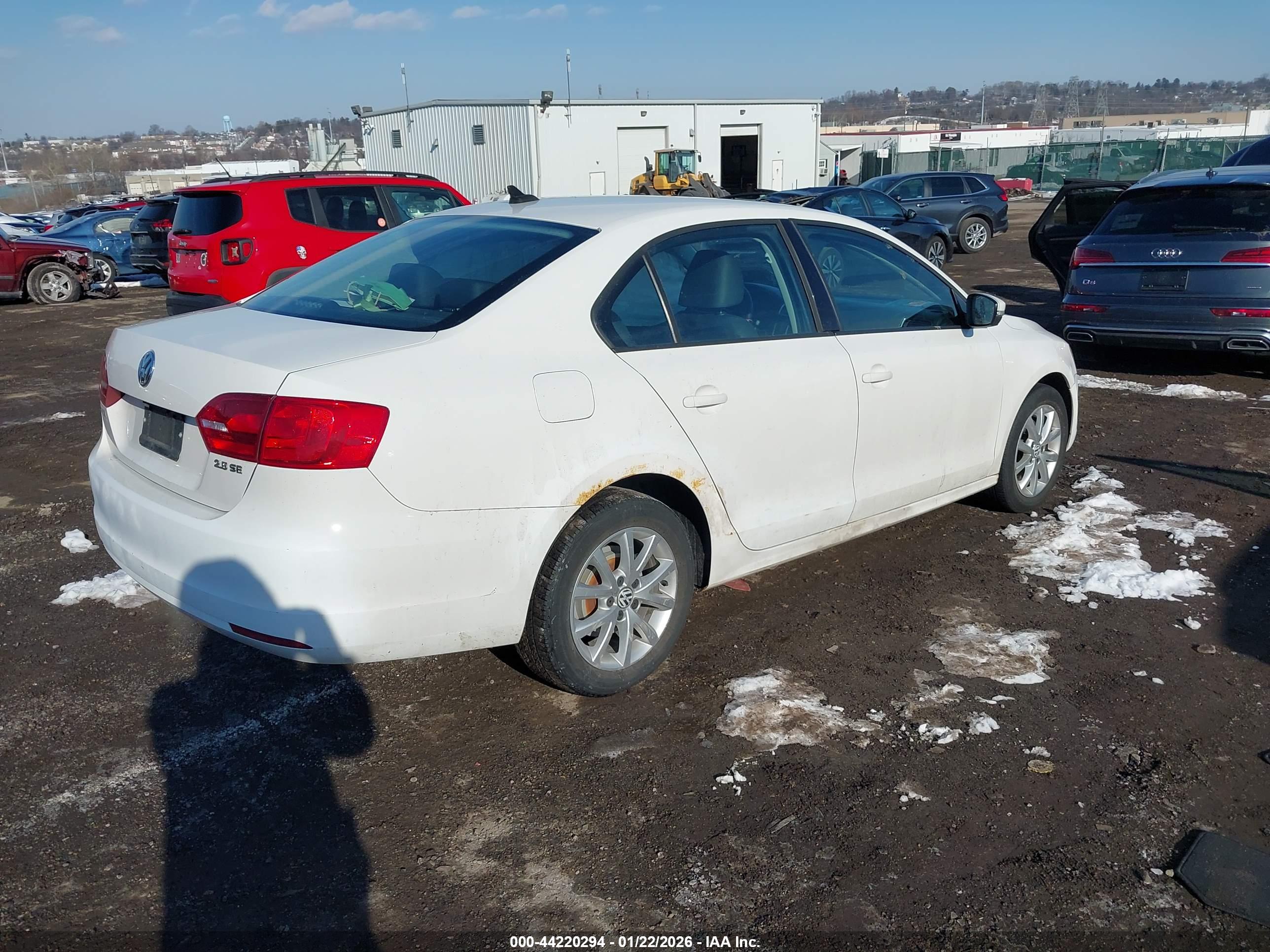 VOLKSWAGEN JETTA image 4