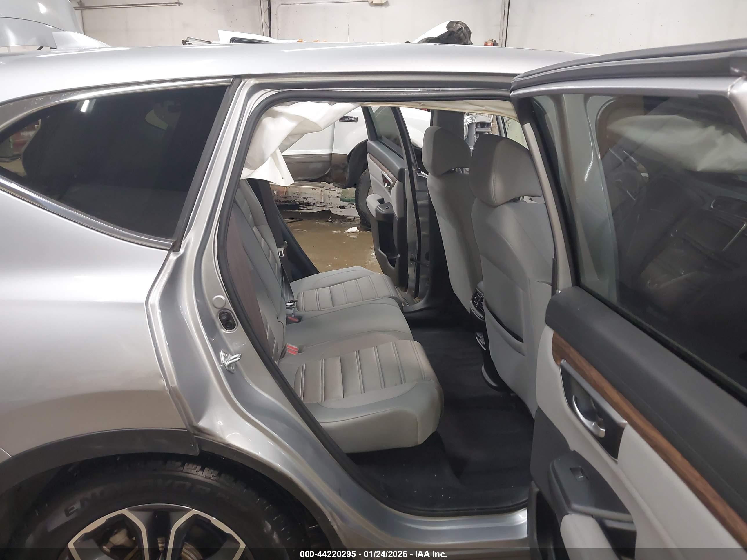 HONDA CR-V image 8
