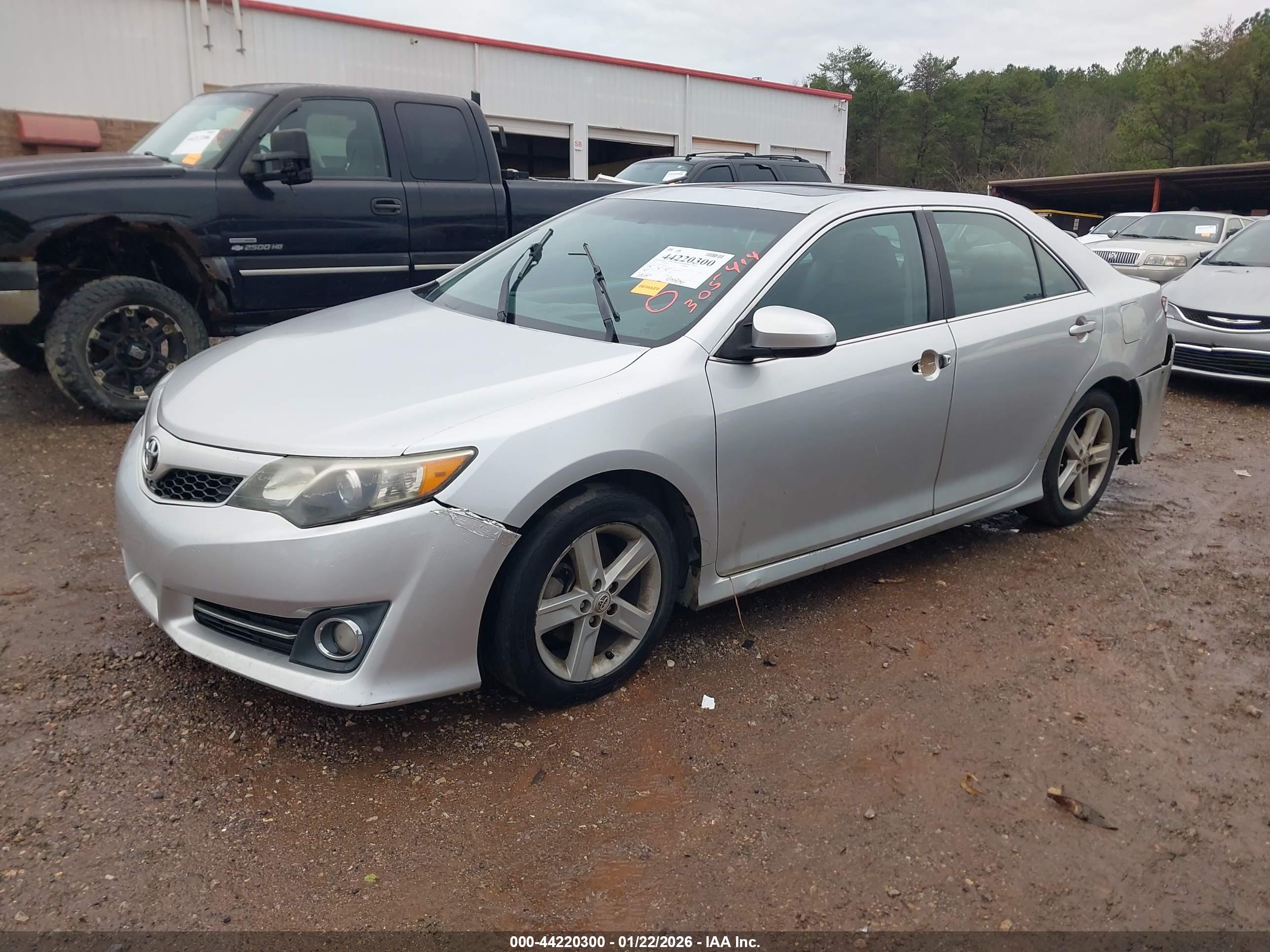 TOYOTA CAMRY image 2