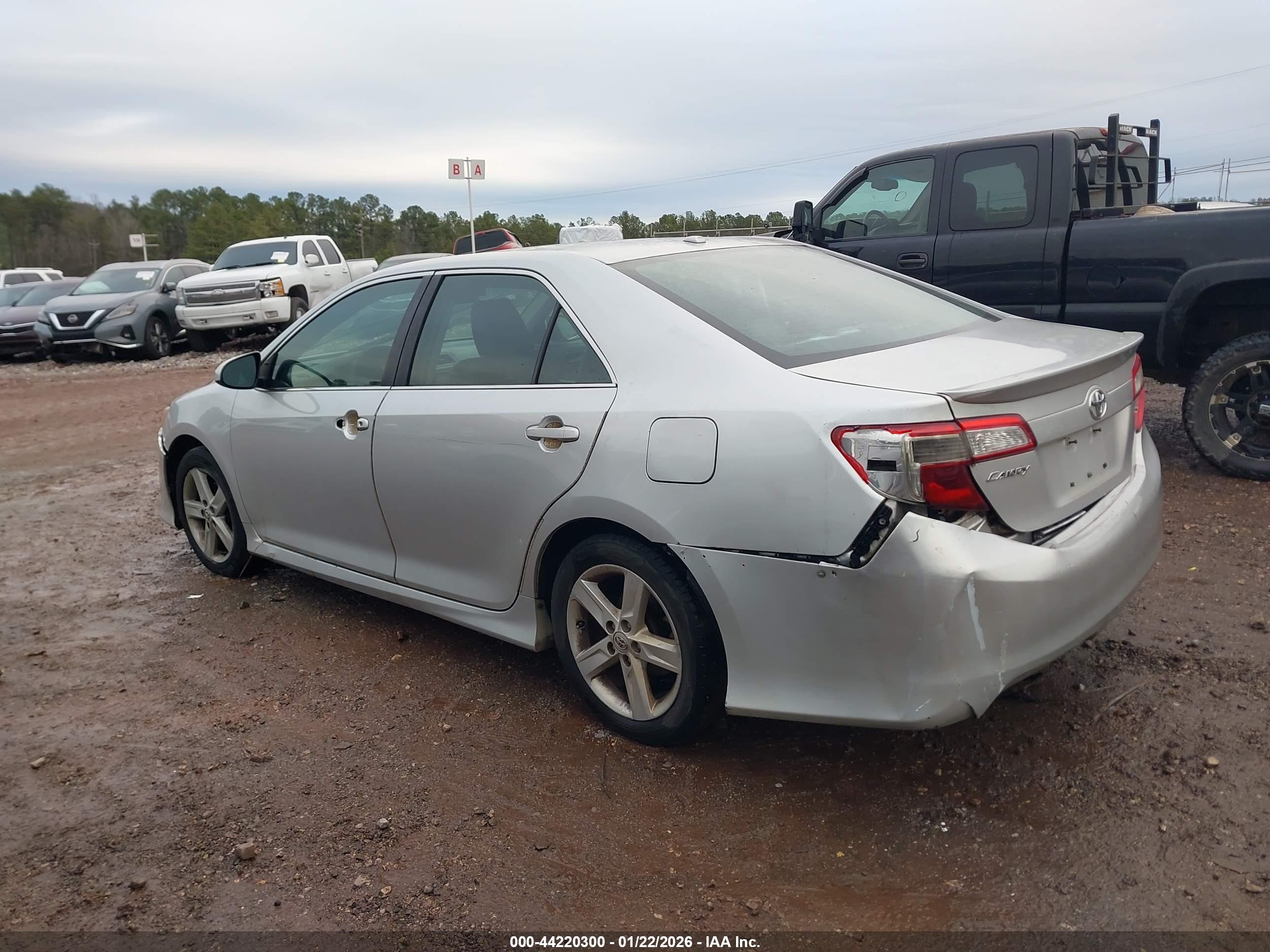 TOYOTA CAMRY image 3