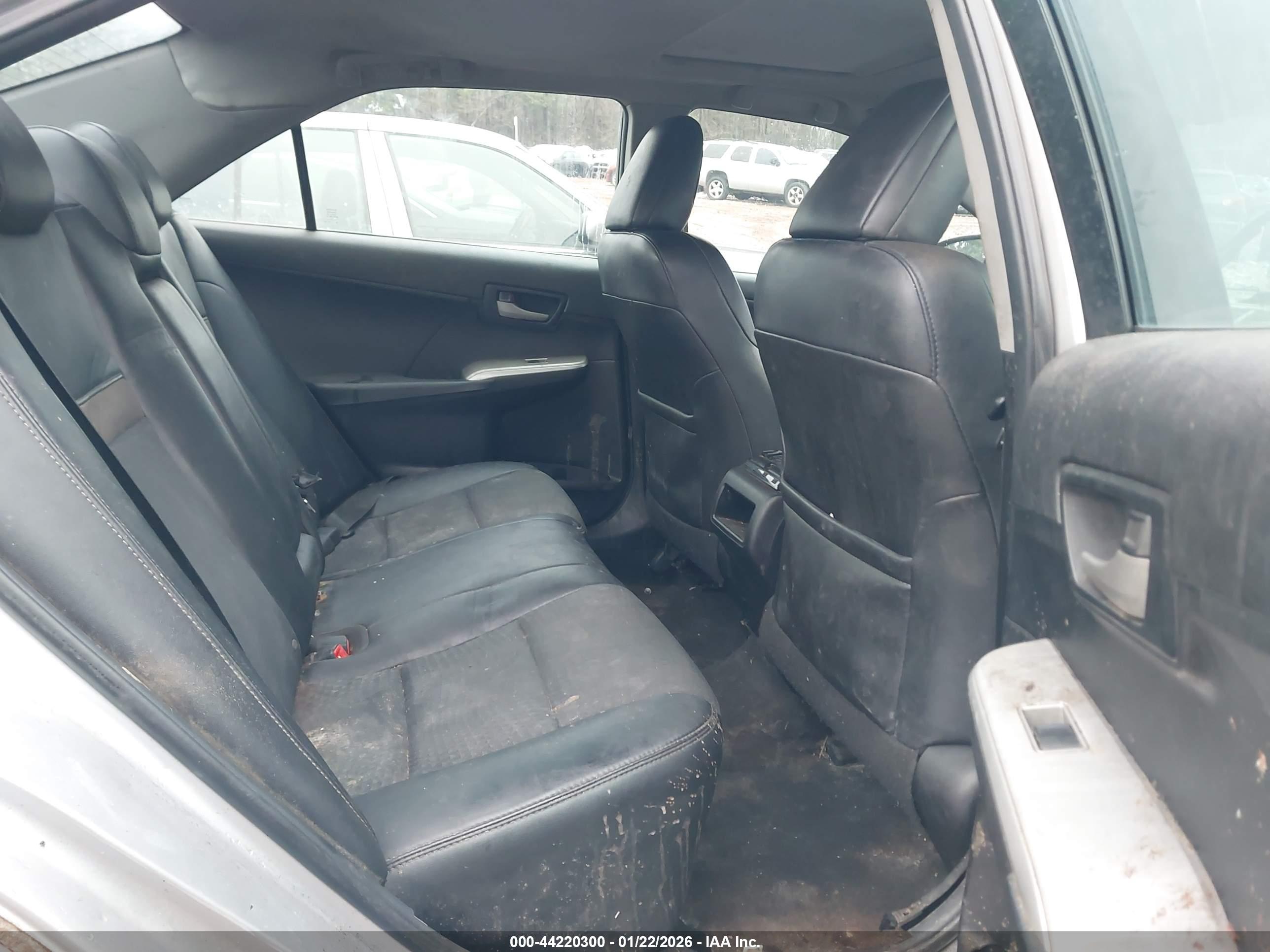 TOYOTA CAMRY image 8
