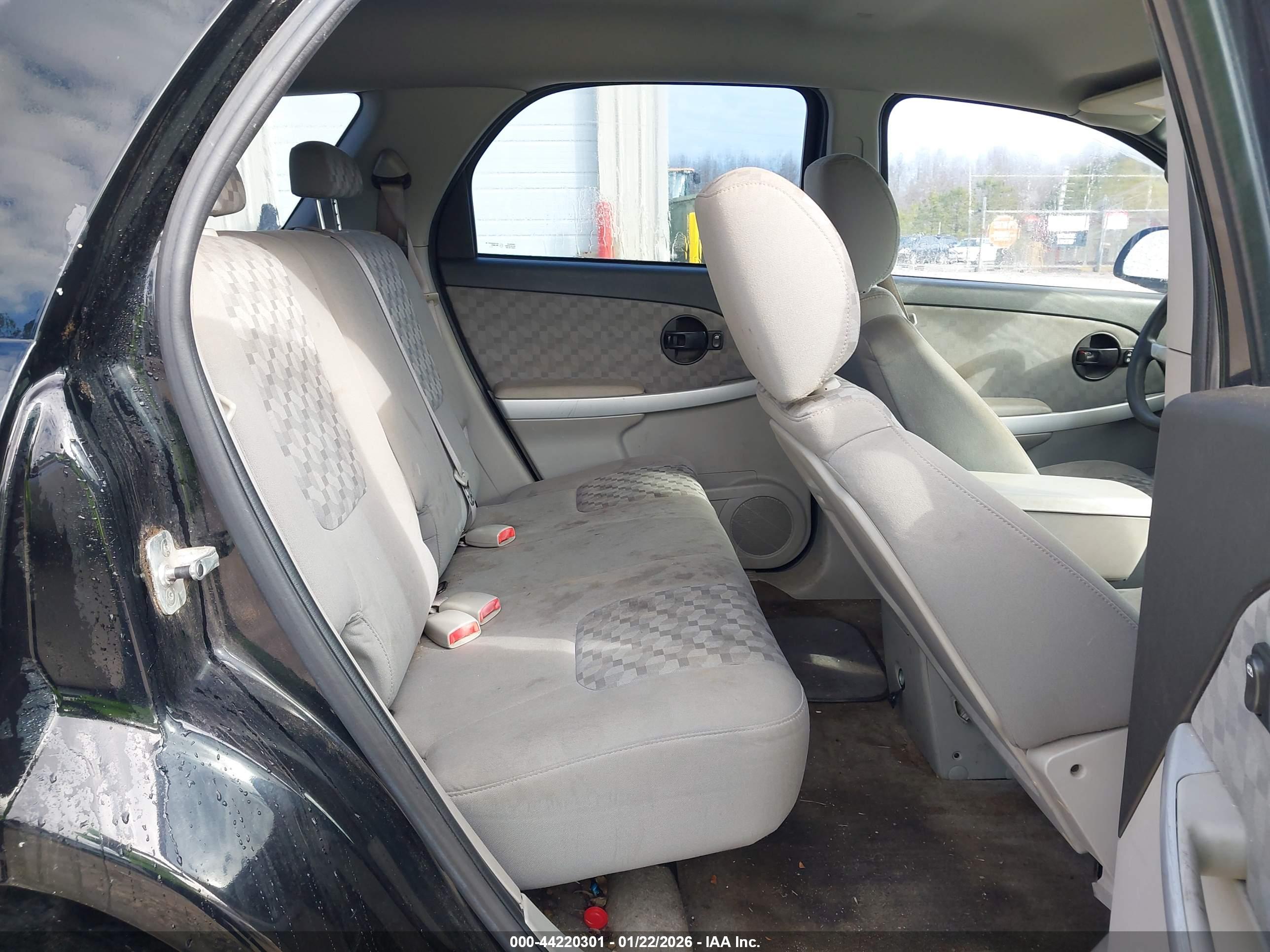 CHEVROLET EQUINOX image 8