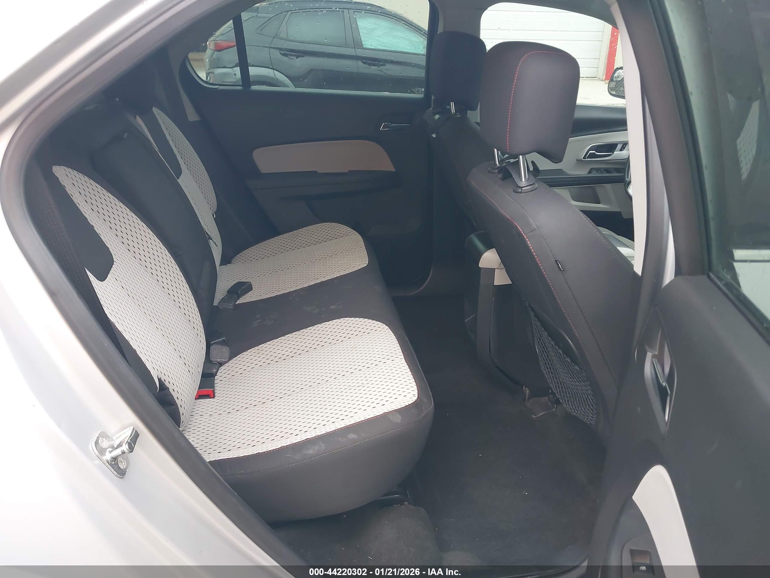 CHEVROLET EQUINOX image 8