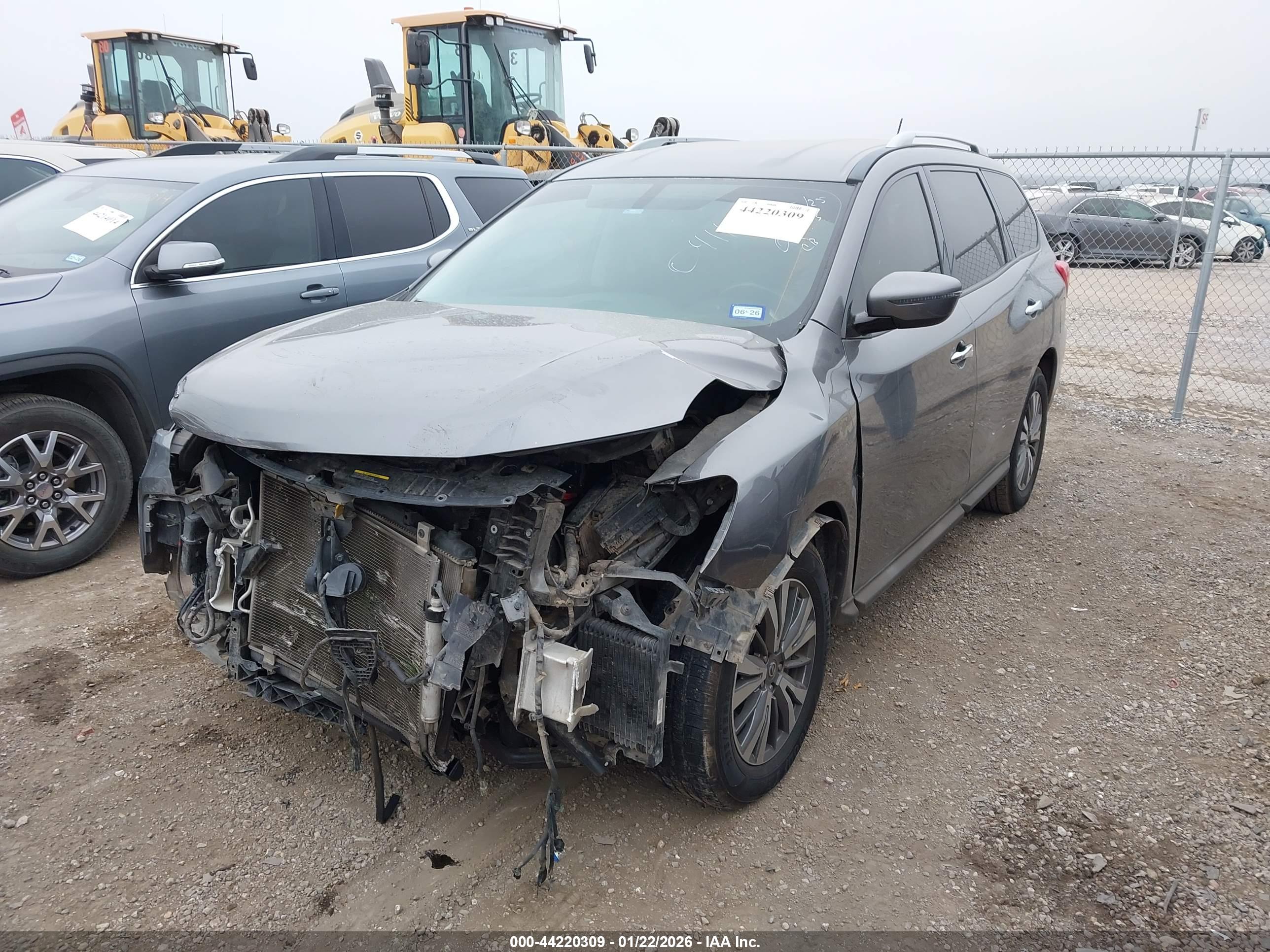 NISSAN PATHFINDER image 2