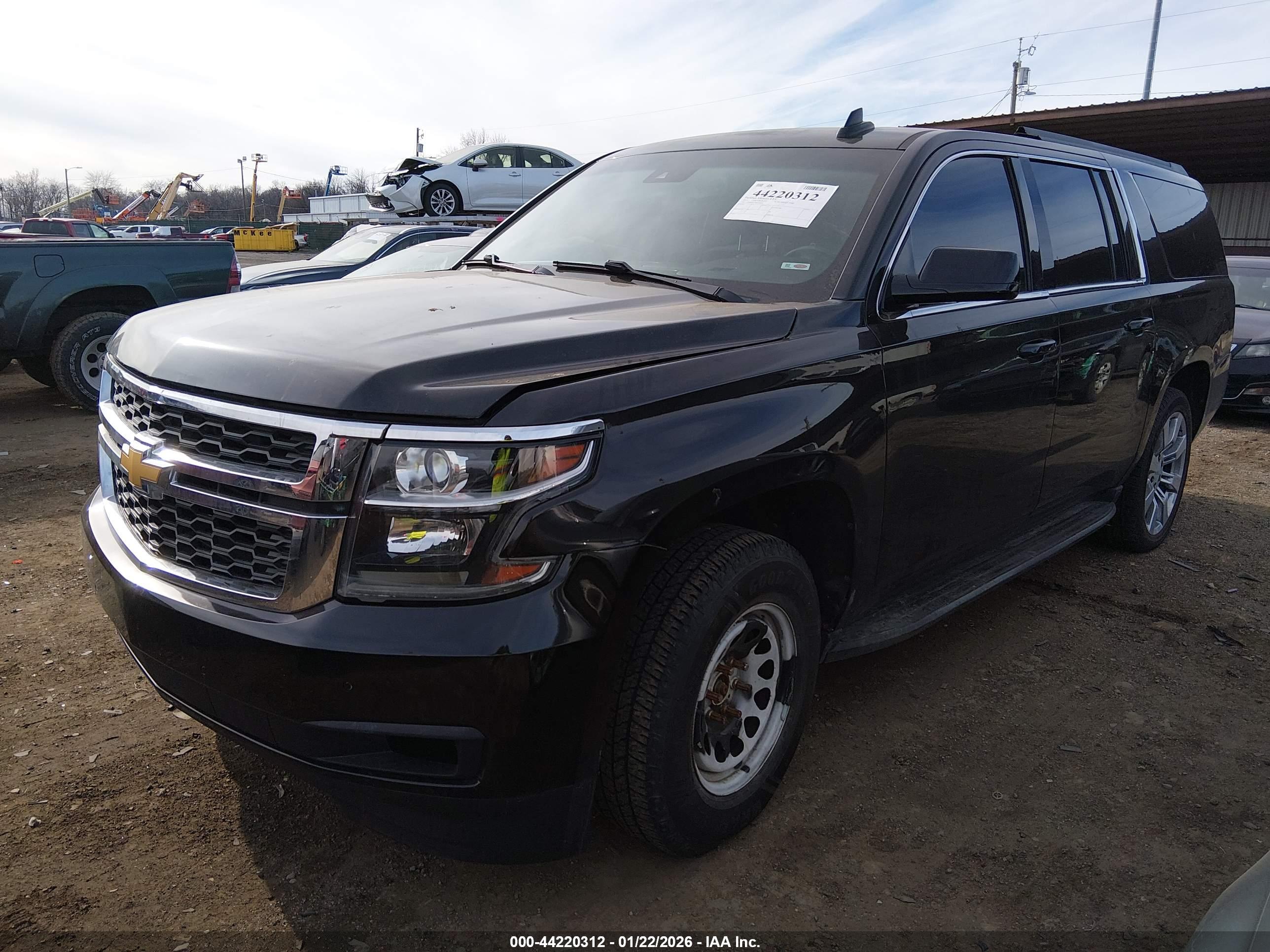 CHEVROLET SUBURBAN image 2