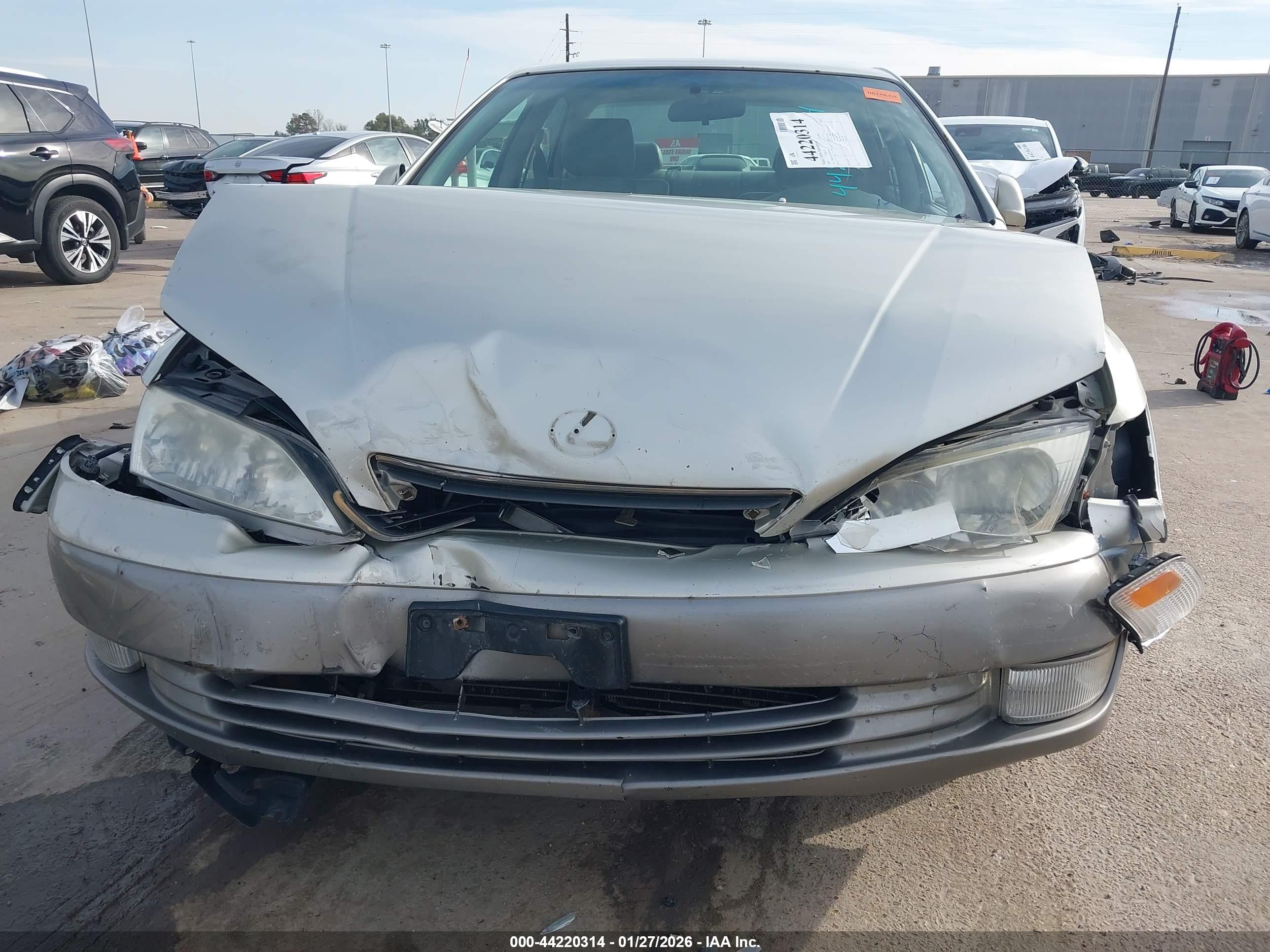 LEXUS ES image 6