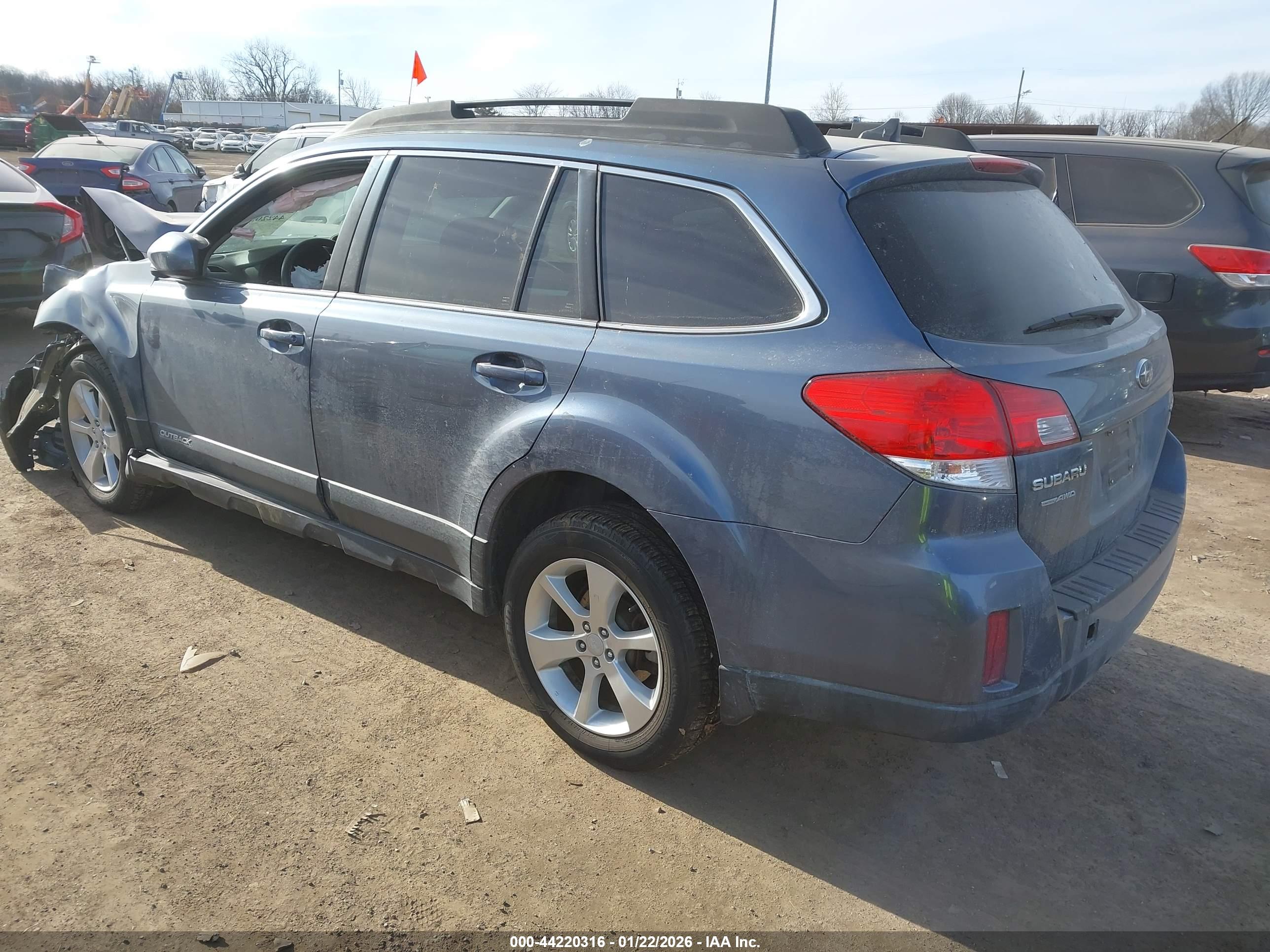 SUBARU OUTBACK image 3