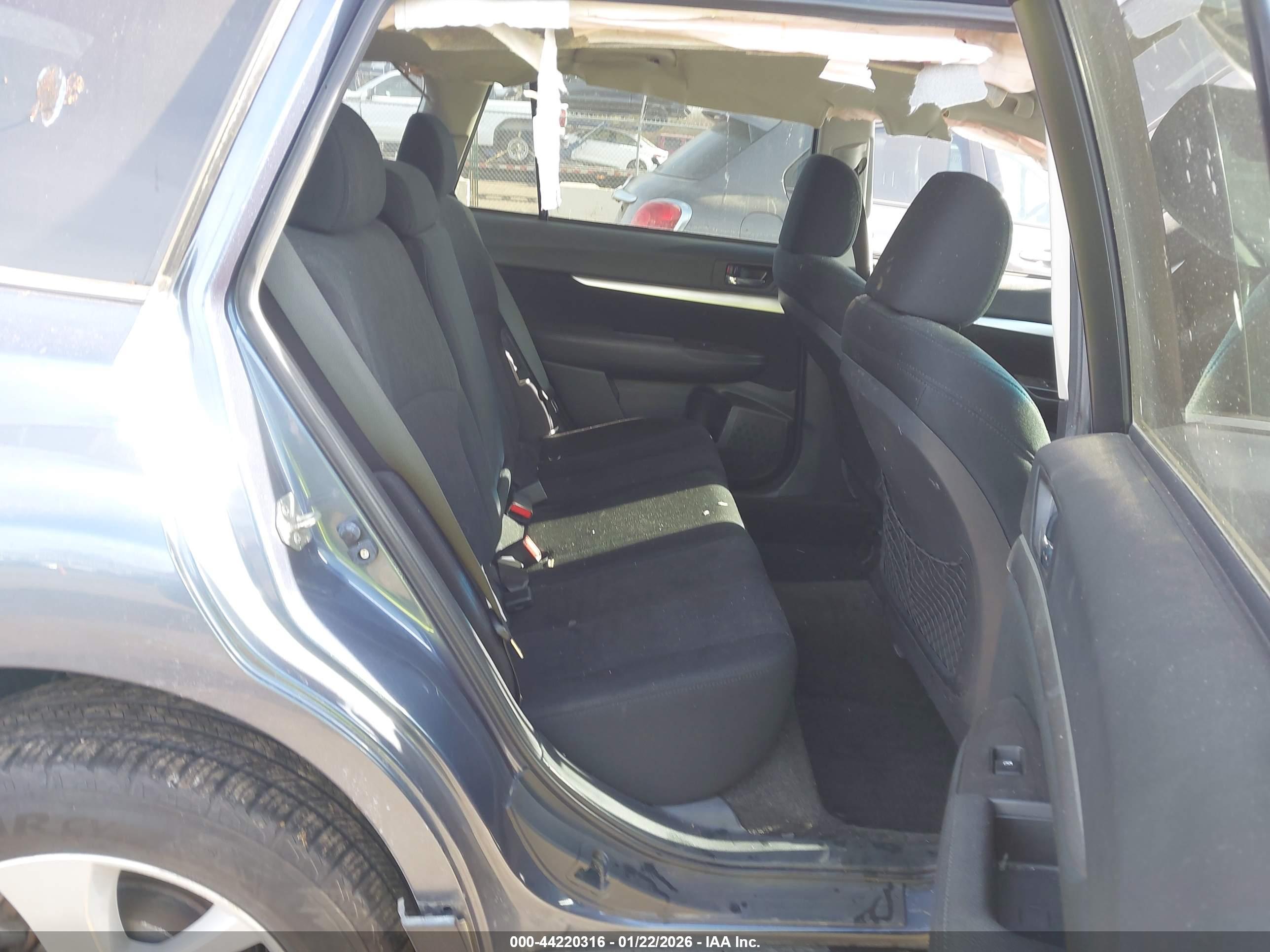 SUBARU OUTBACK image 8