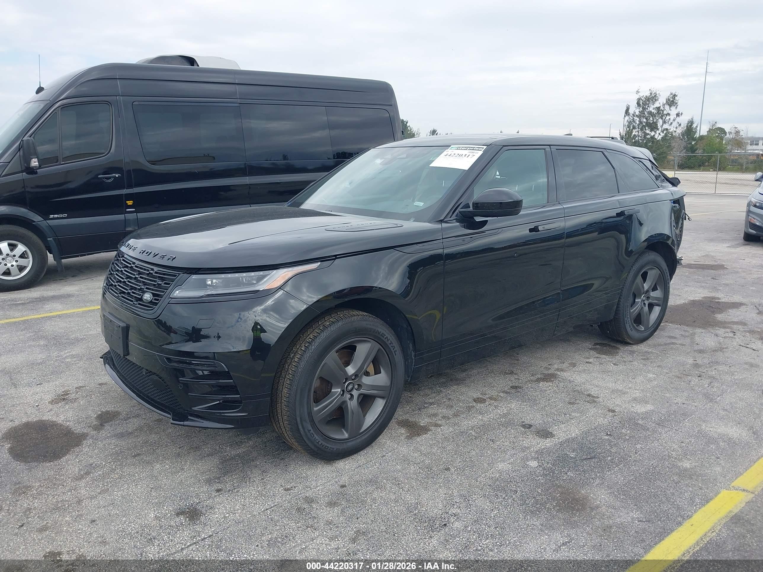 LAND ROVER image 2