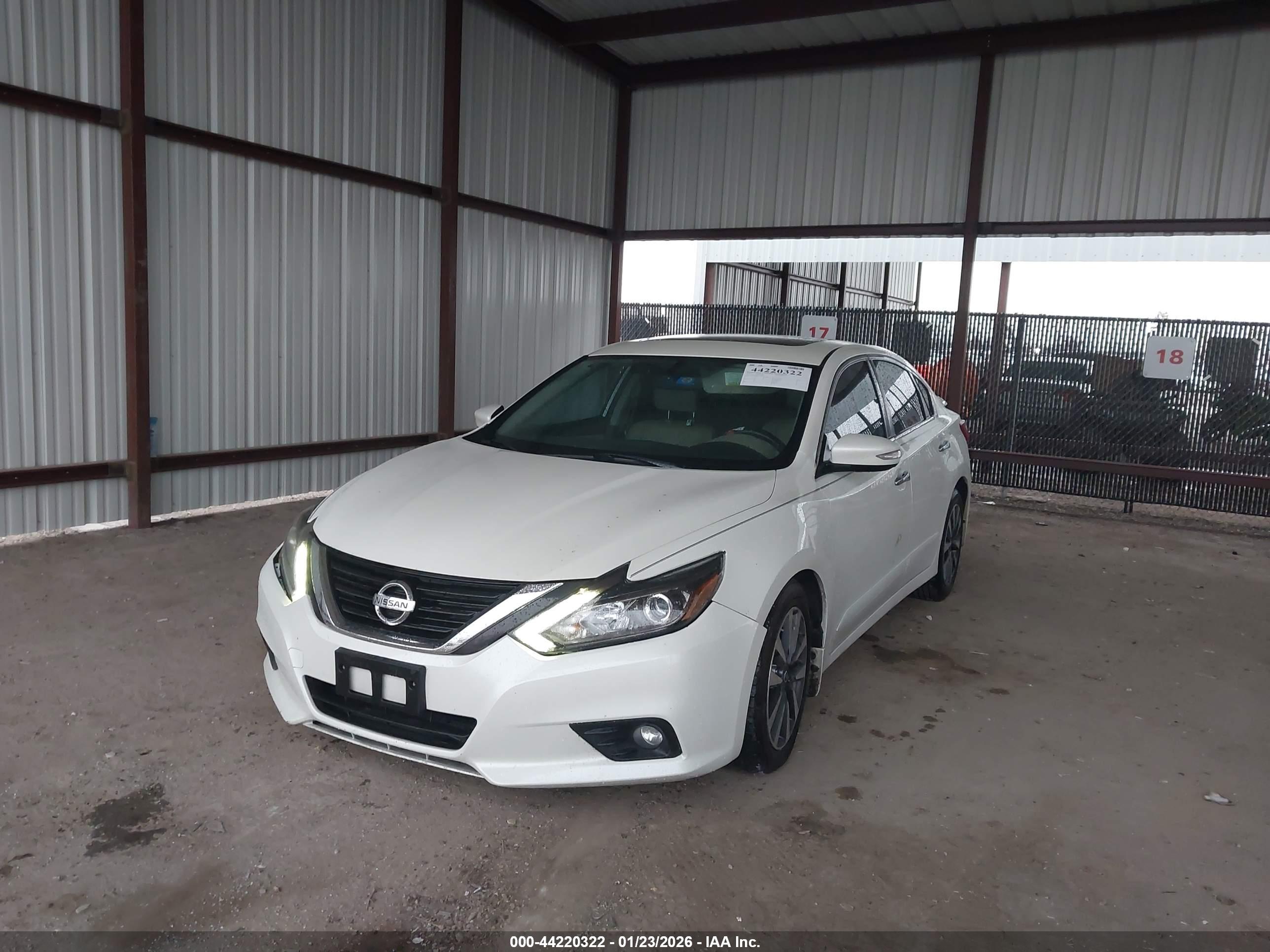 NISSAN ALTIMA image 2