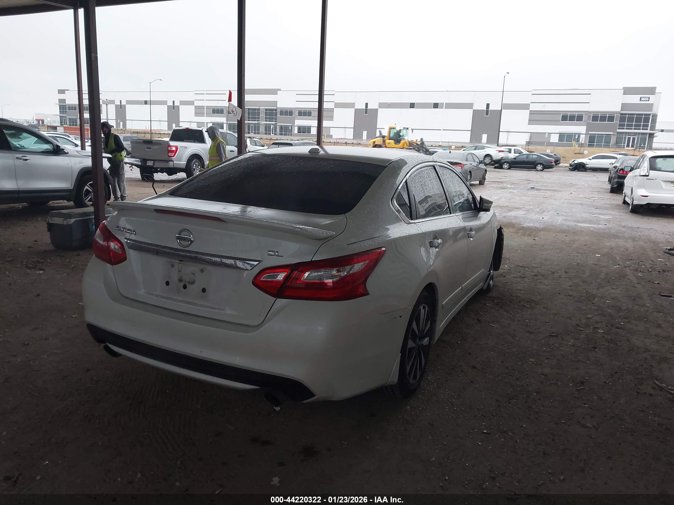 NISSAN ALTIMA image 4