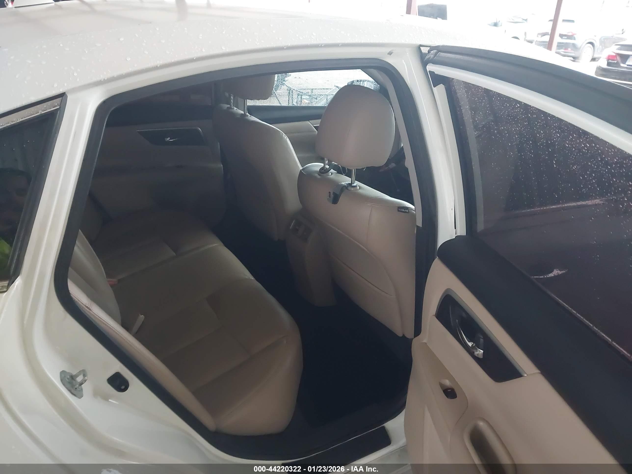 NISSAN ALTIMA image 8