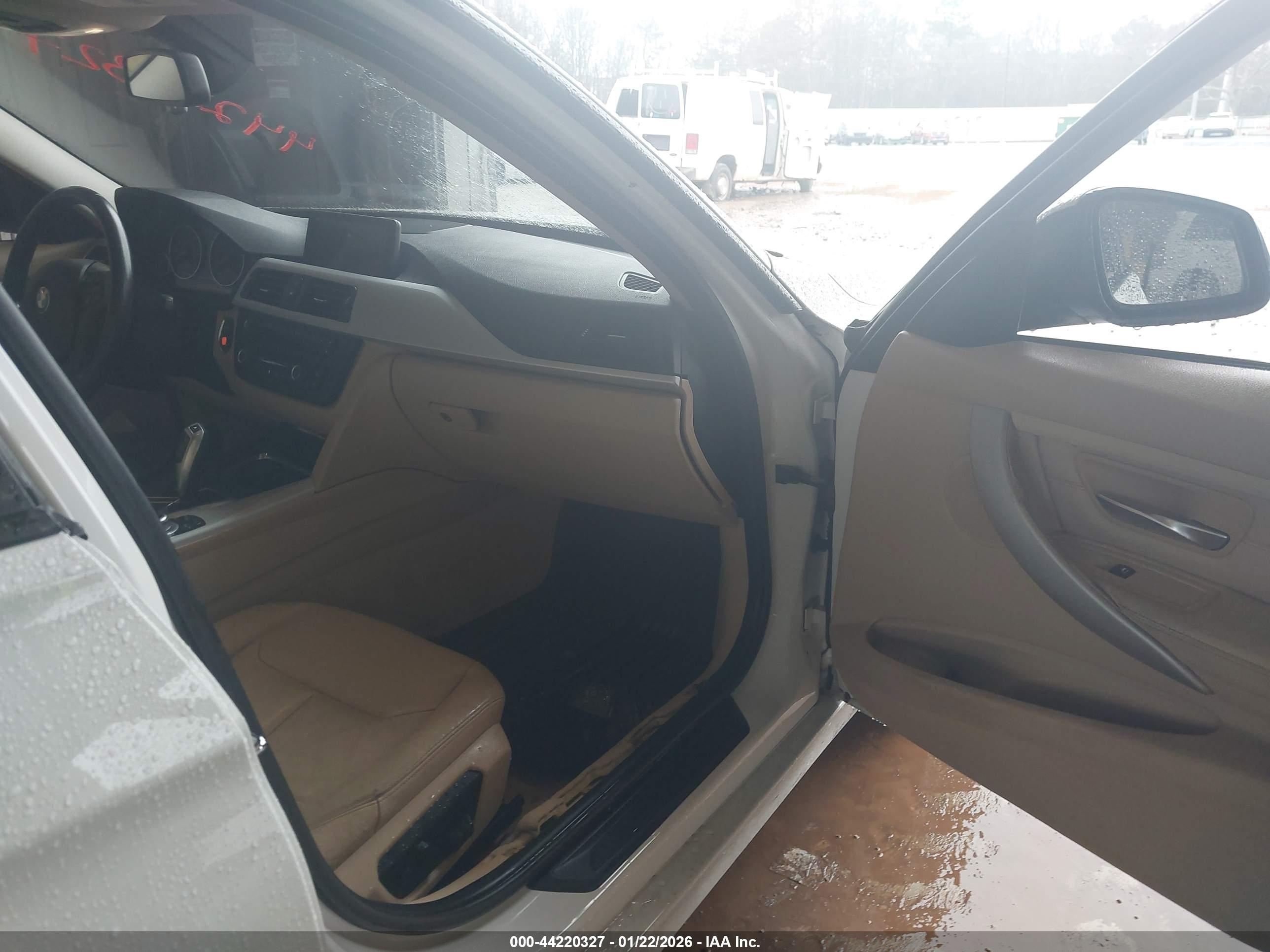 BMW 328I image 5
