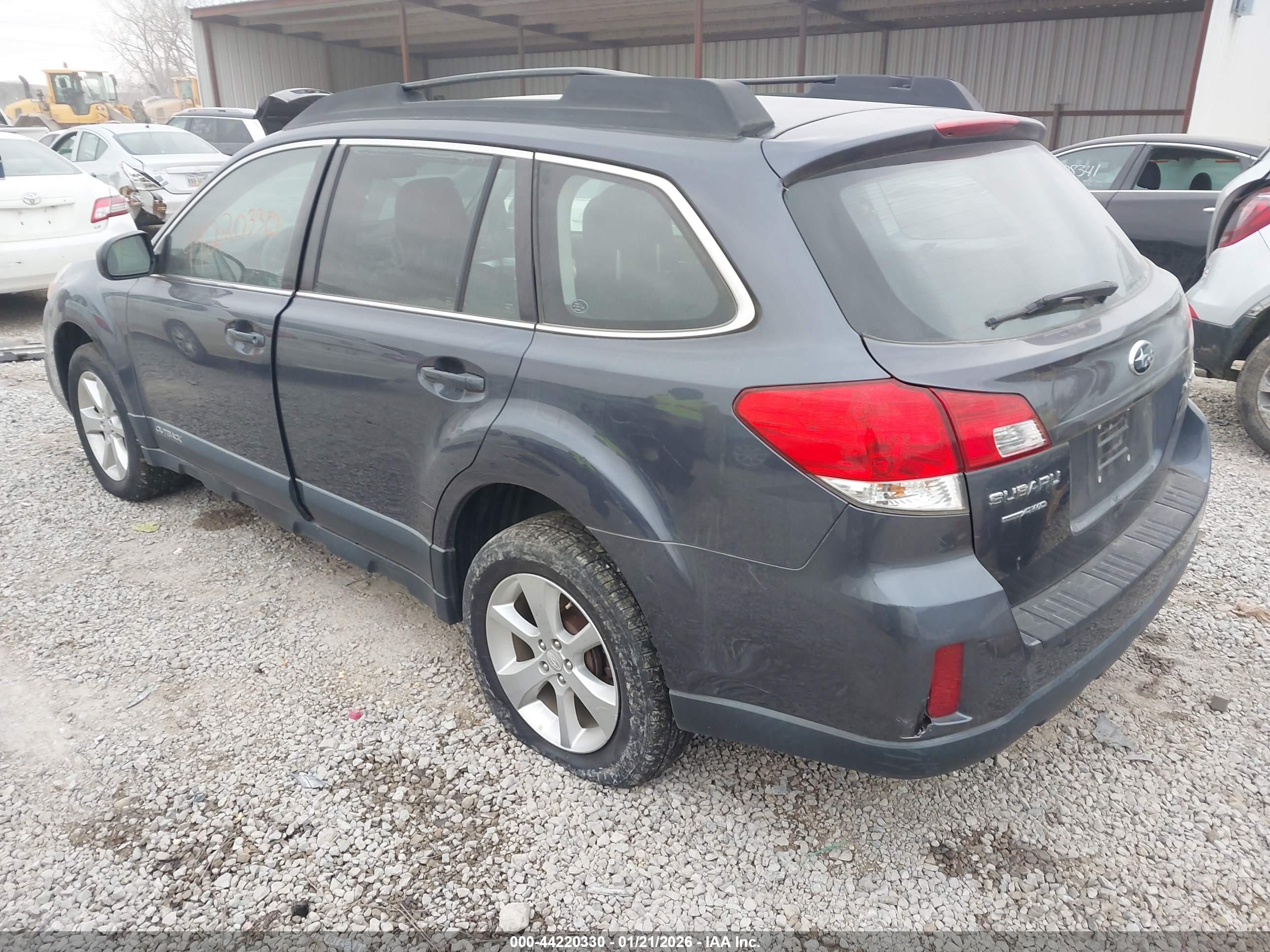 SUBARU OUTBACK image 3