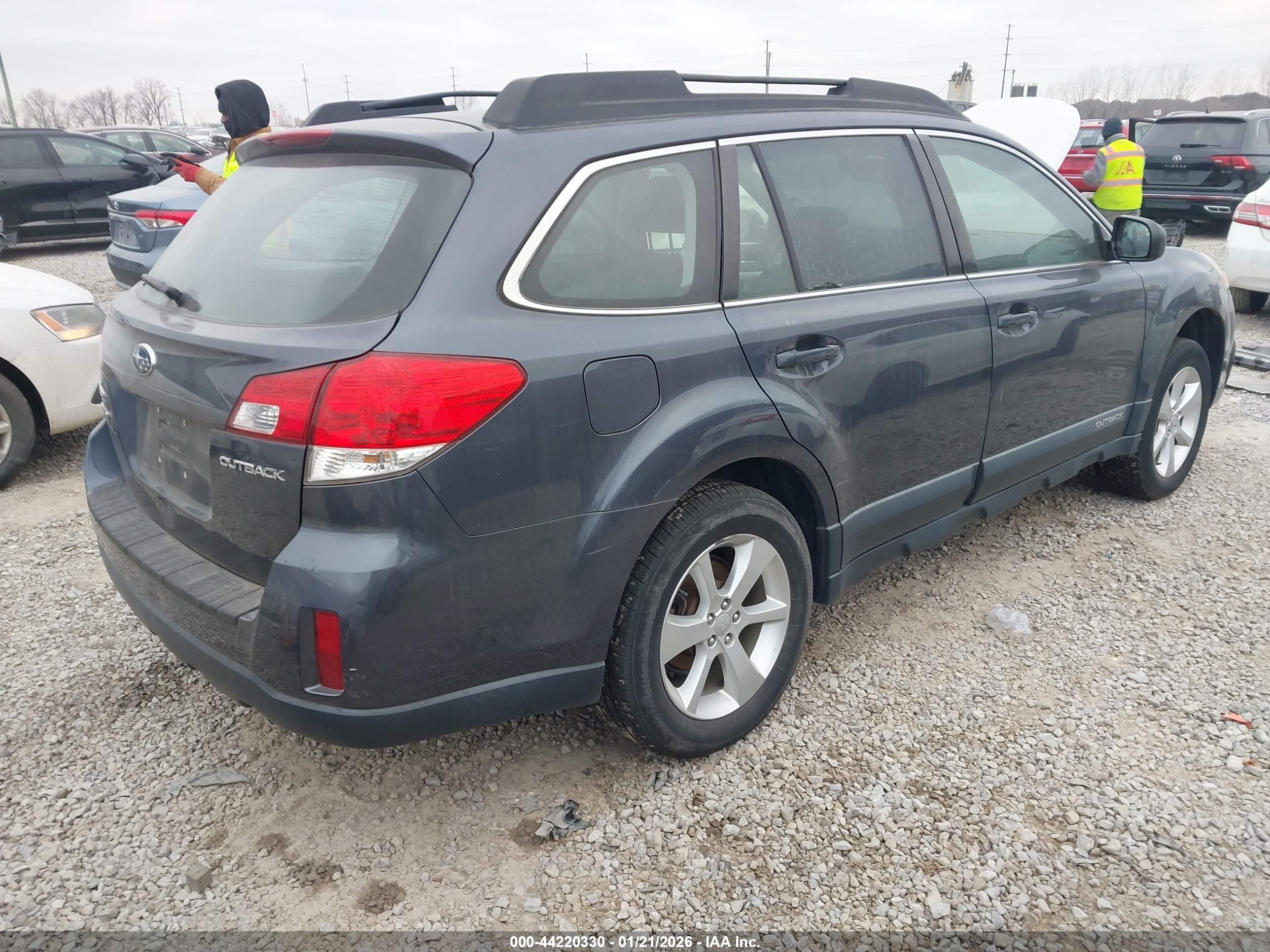 SUBARU OUTBACK image 4