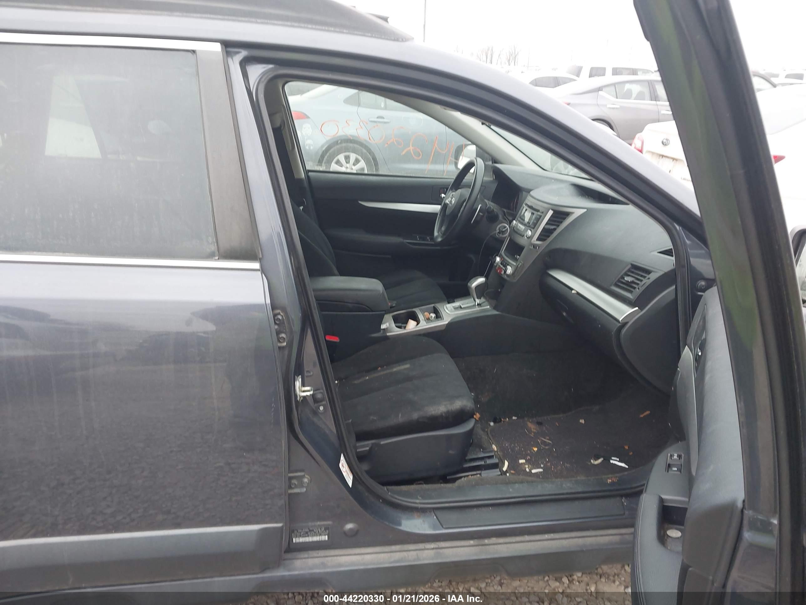 SUBARU OUTBACK image 5
